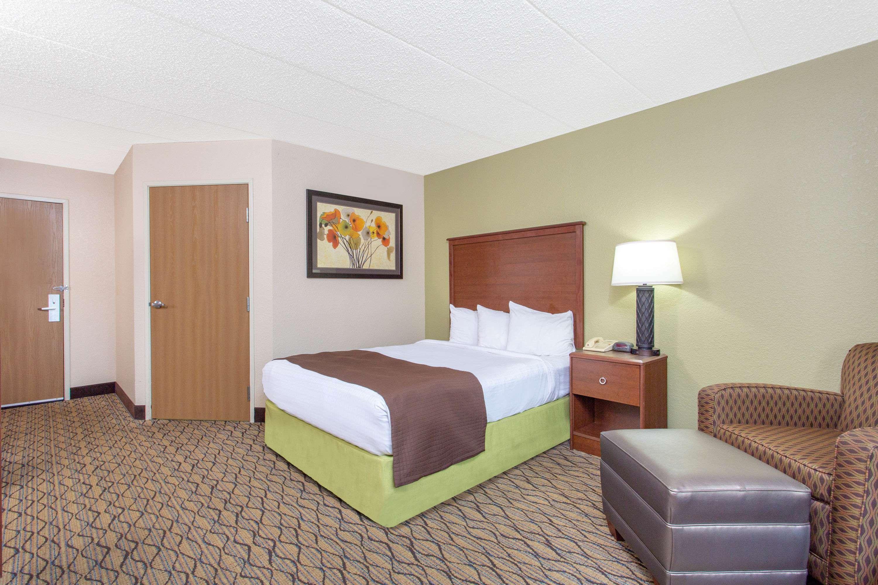 AmericInn by Wyndham Sheboygan — photo 5