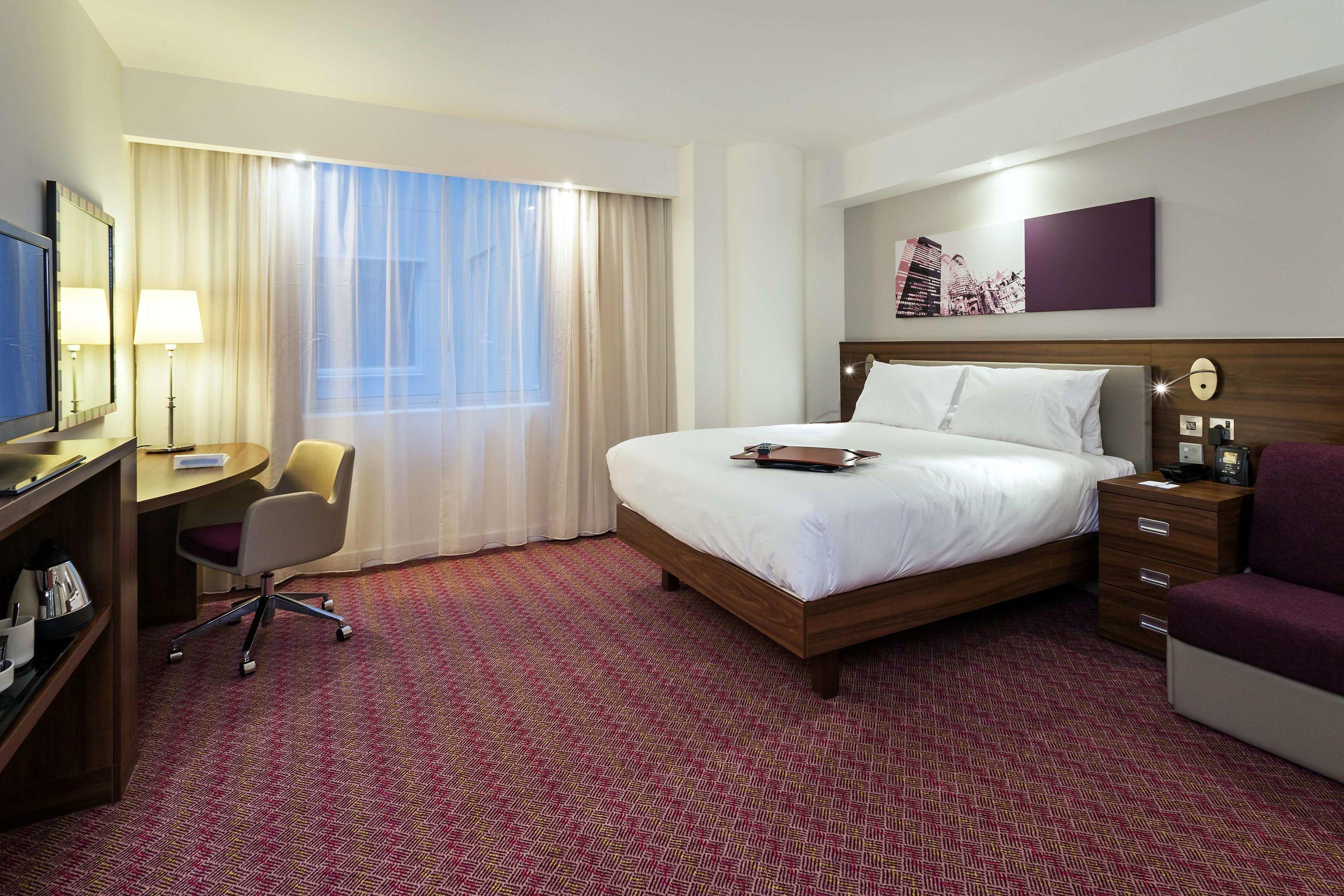 Hampton by Hilton London Gatwick Airport — photo 5