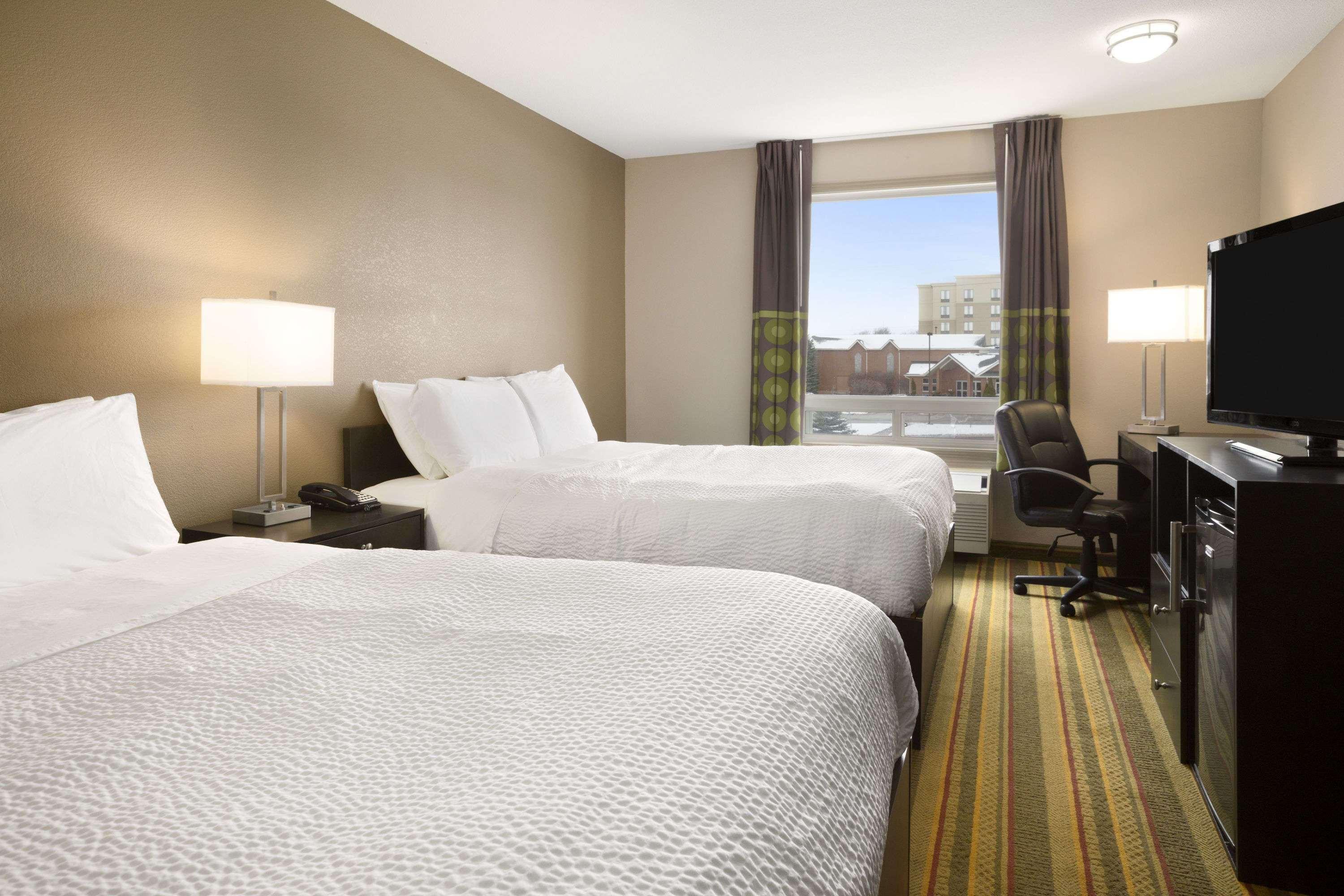 Days Inn Woodstock — photo 4