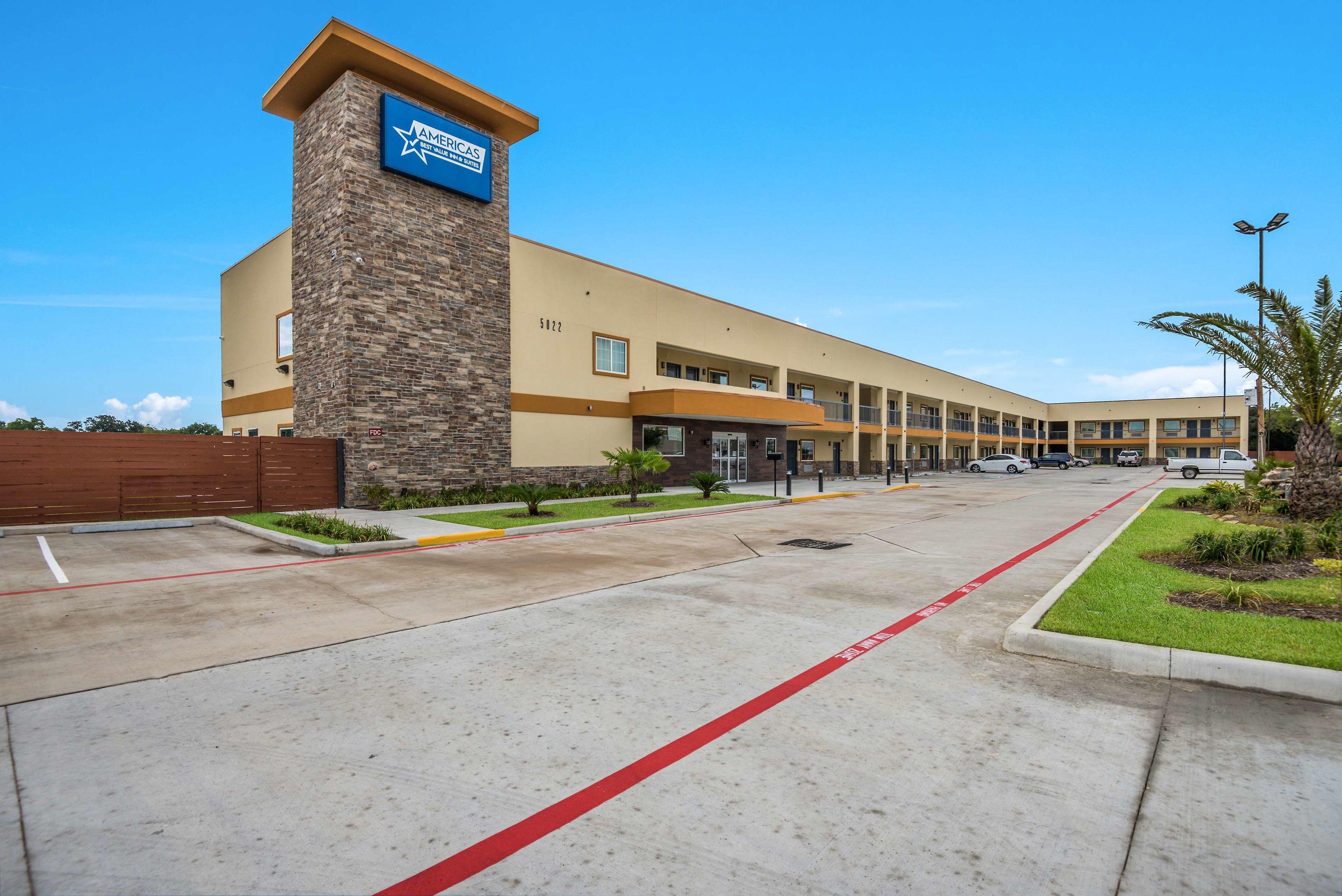 Americas Best Value Inn & Suites Houston at Hwy 6