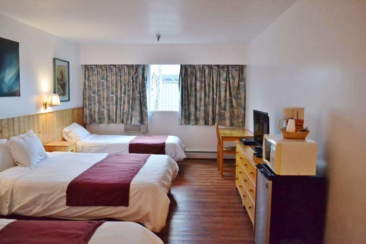 Canadas Best Value Inn- River View Hotel — photo 3