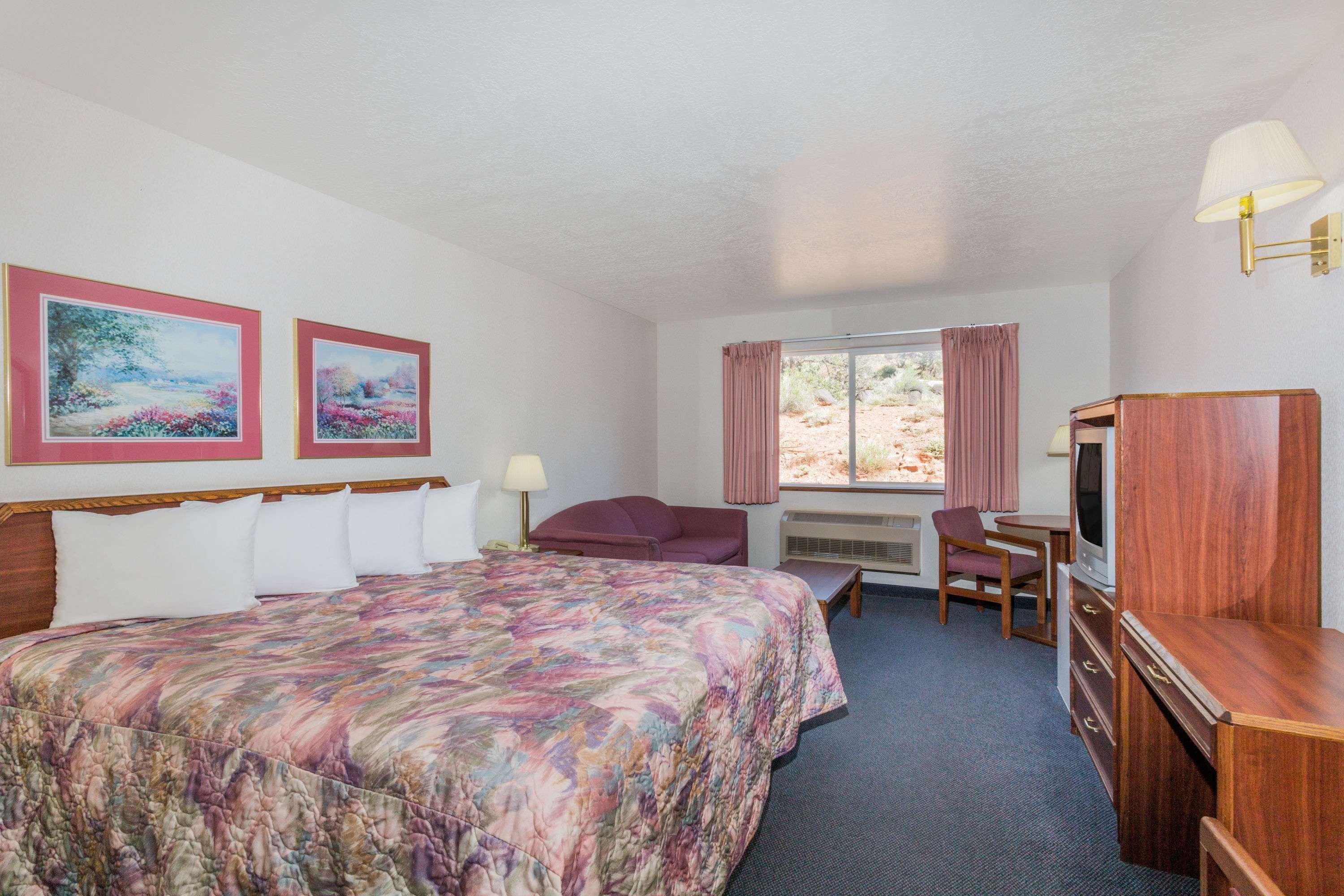 Days Inn Torrey Capital Reef — photo 5