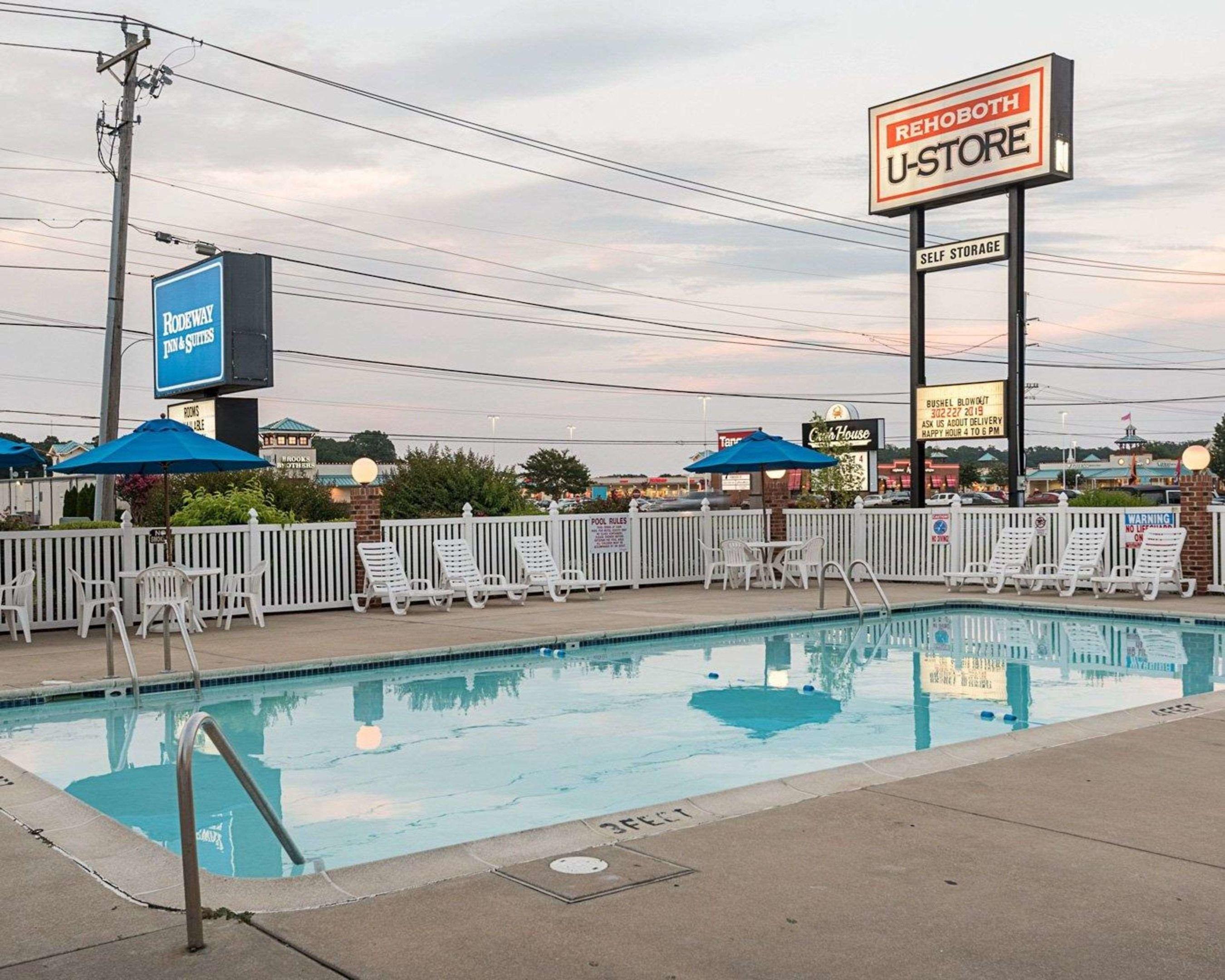 Rodeway Inn & Suites — photo 4