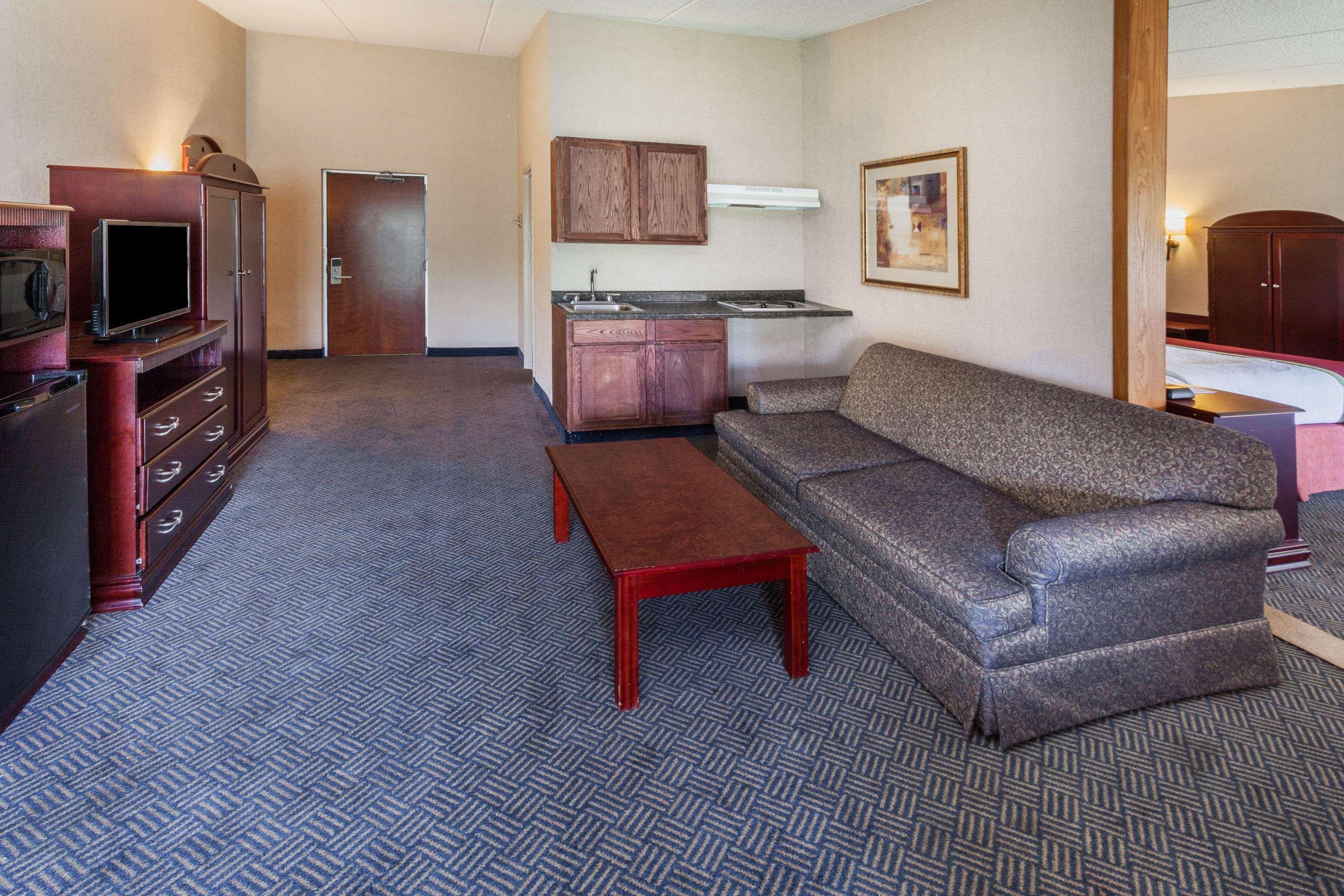Baymont Inn & Suites Michigan City — photo 5