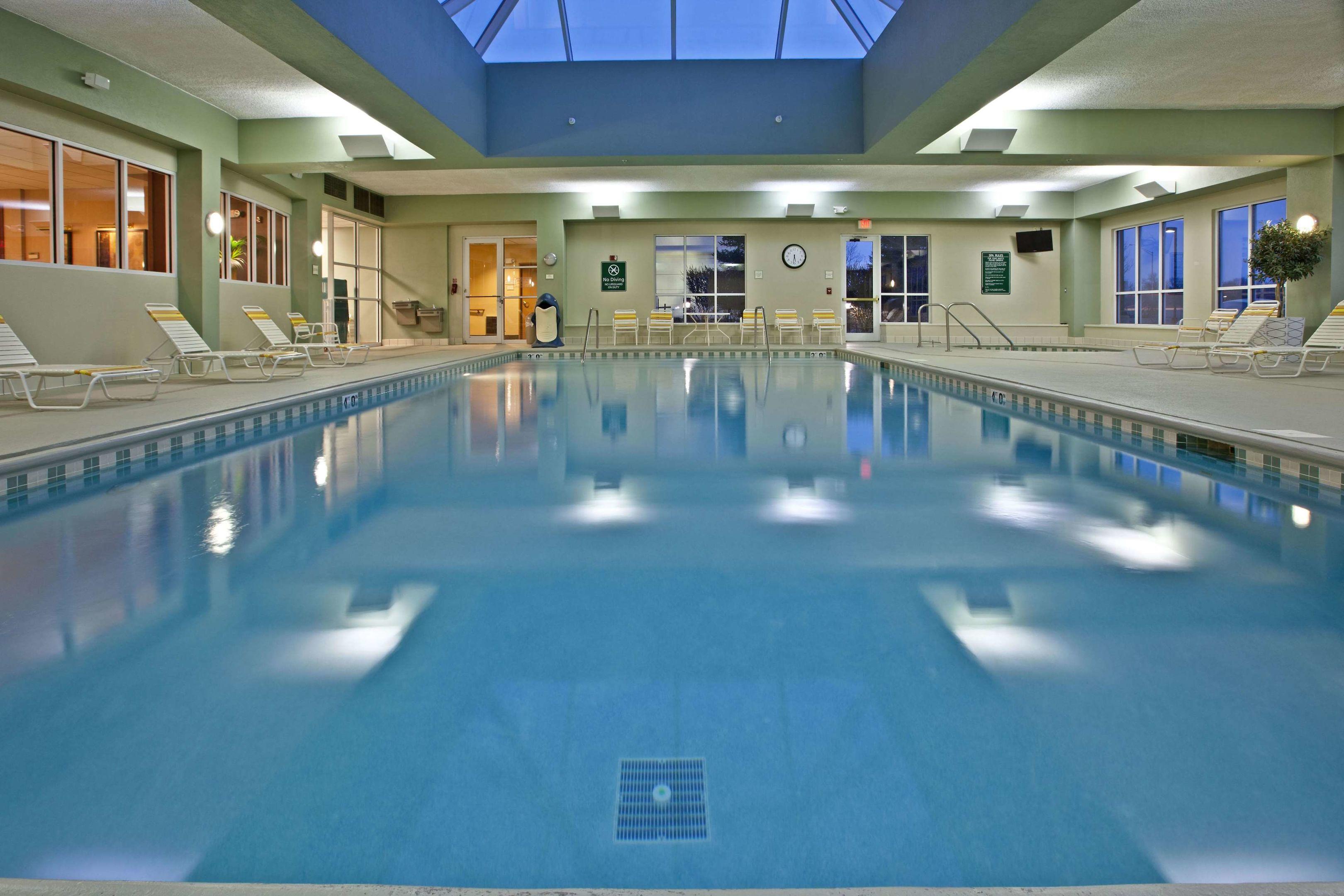 La Quinta Inn & Suites Chicago North Shore — photo 4