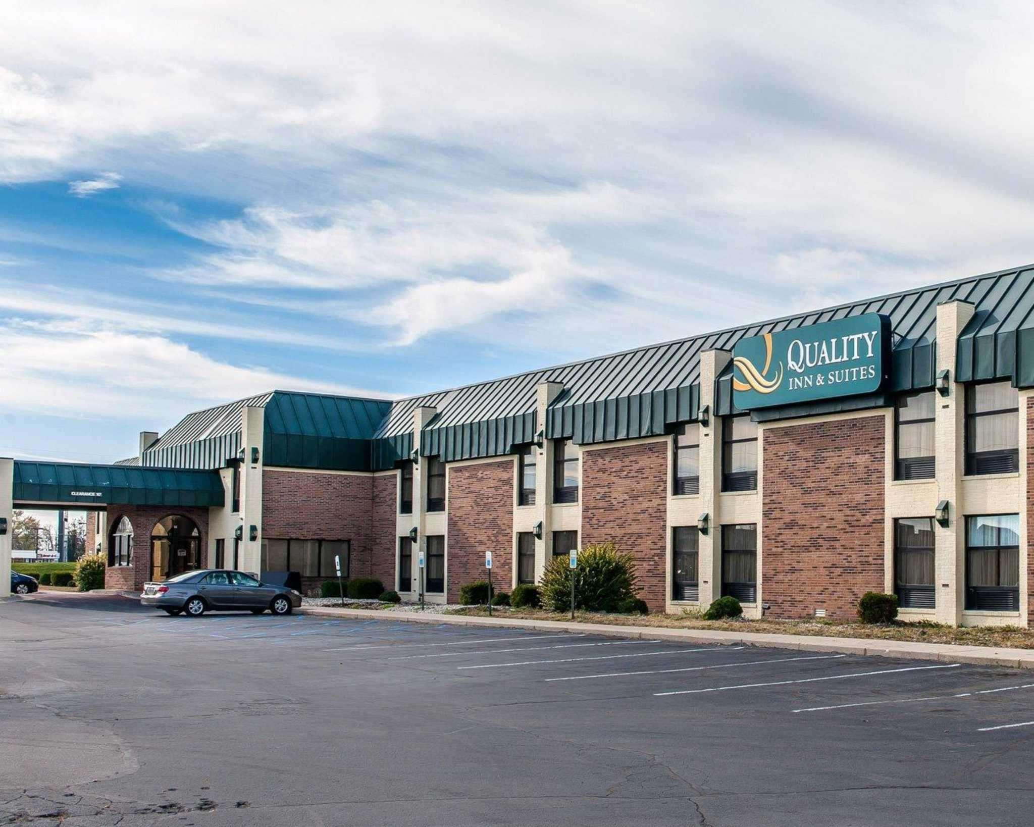 Quality Inn & Suites Shelbyville I-74 — photo 3