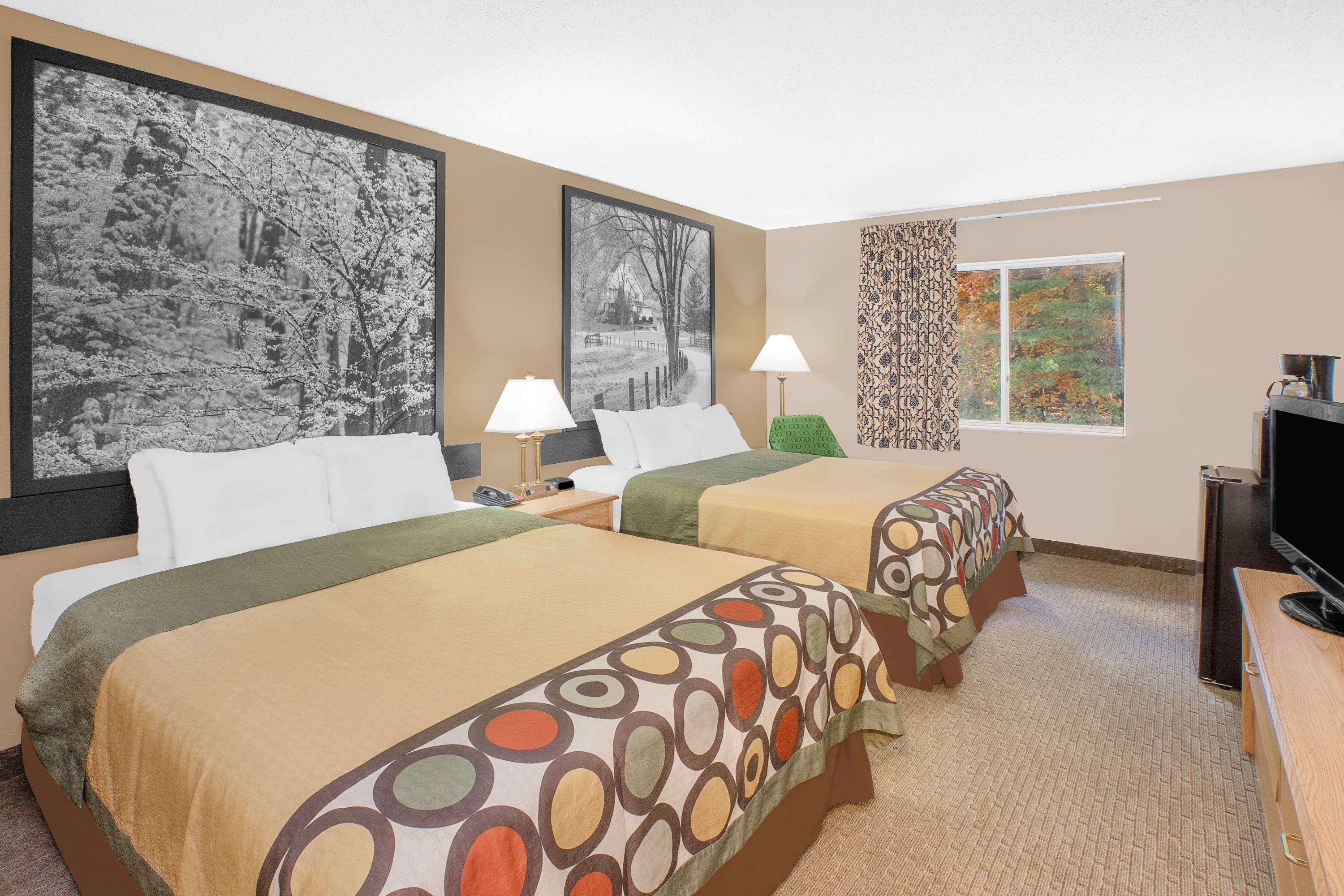Super 8 by Wyndham Seville — photo 5