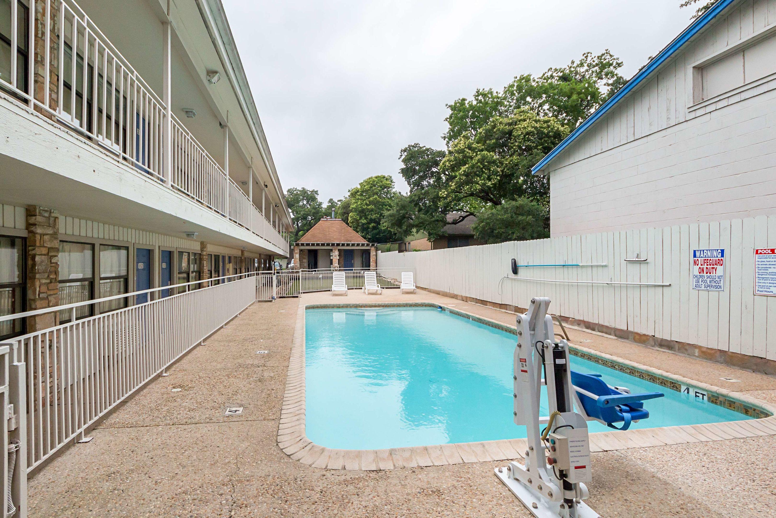 Motel 6 Boerne — photo 5