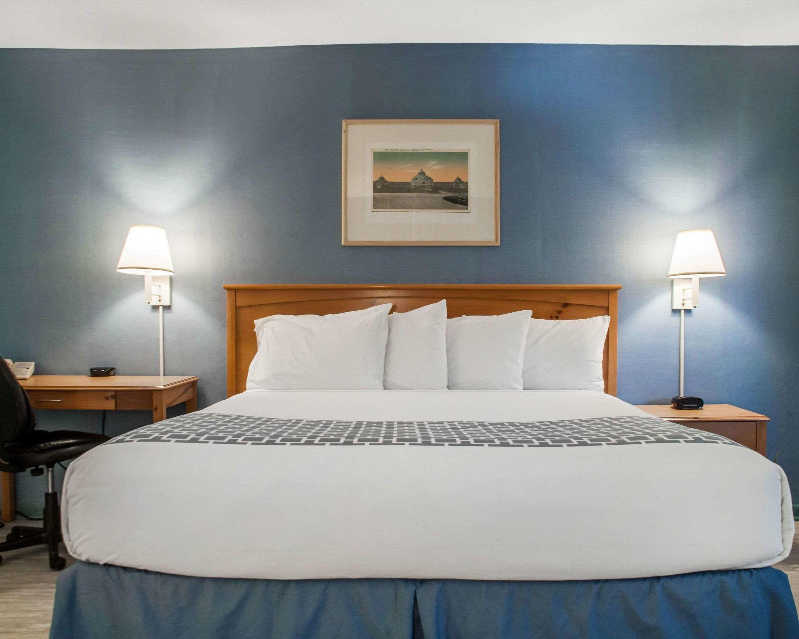 Econo Lodge South — photo 4