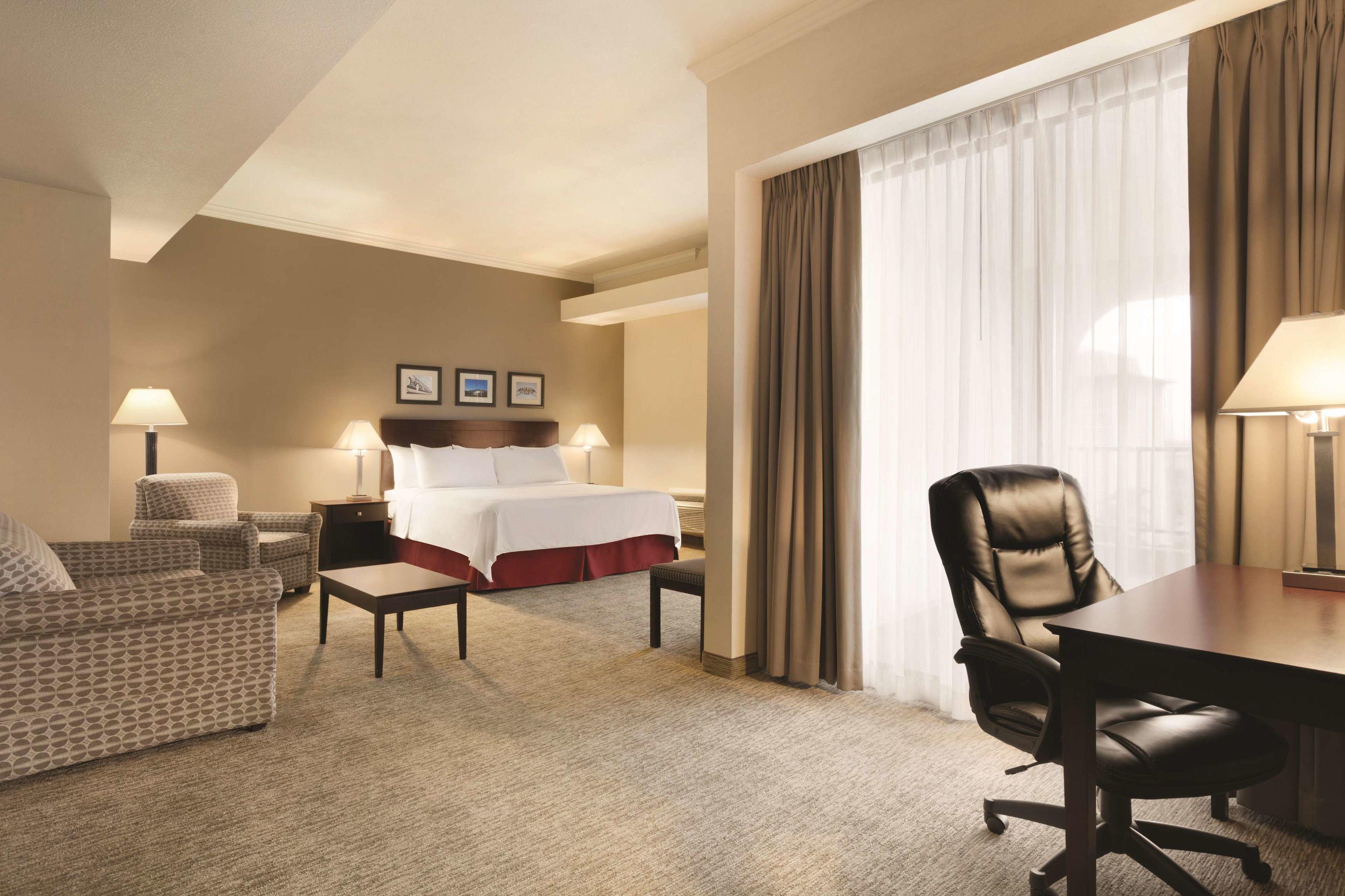 Radisson Hotel Fresno Conference Center — photo 5