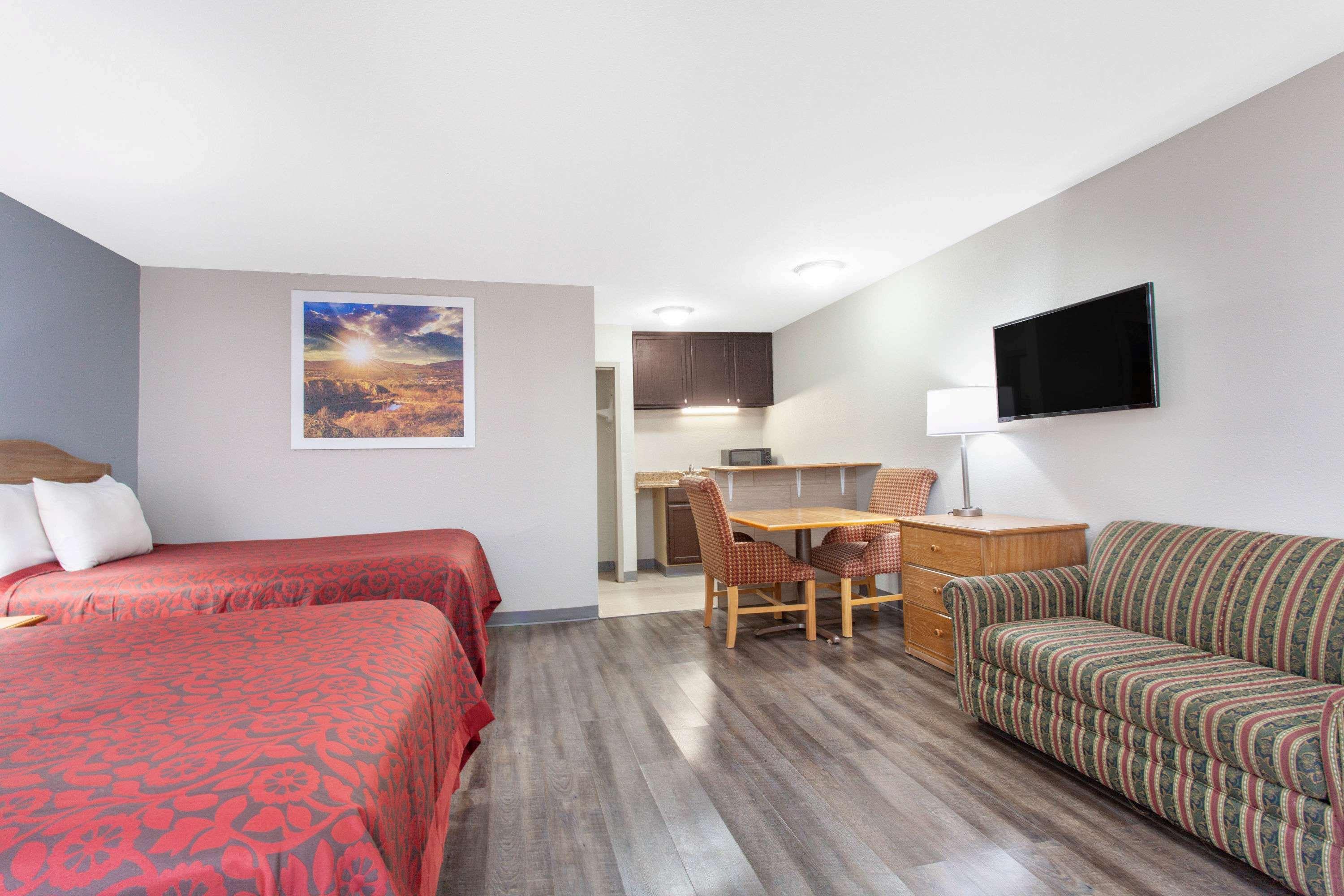 Days Inn Clinton - Presbyterian College — photo 4