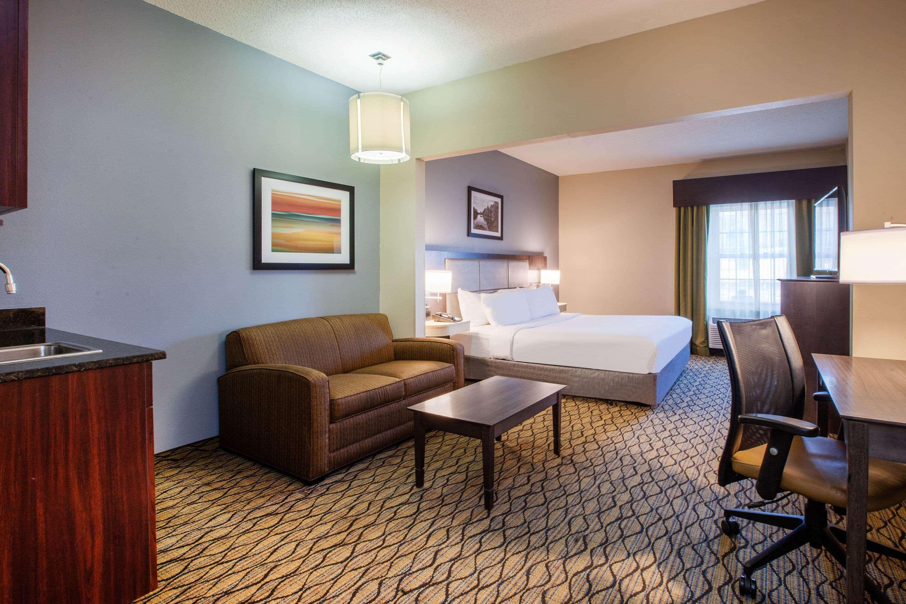 Wingate by Wyndham Roseville/Detroit — photo 5