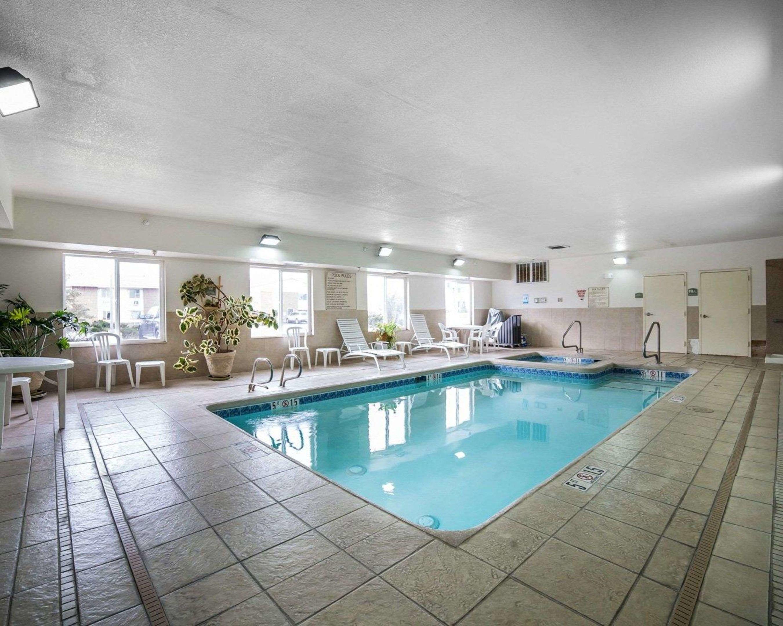 Comfort Inn & Suites — photo 5