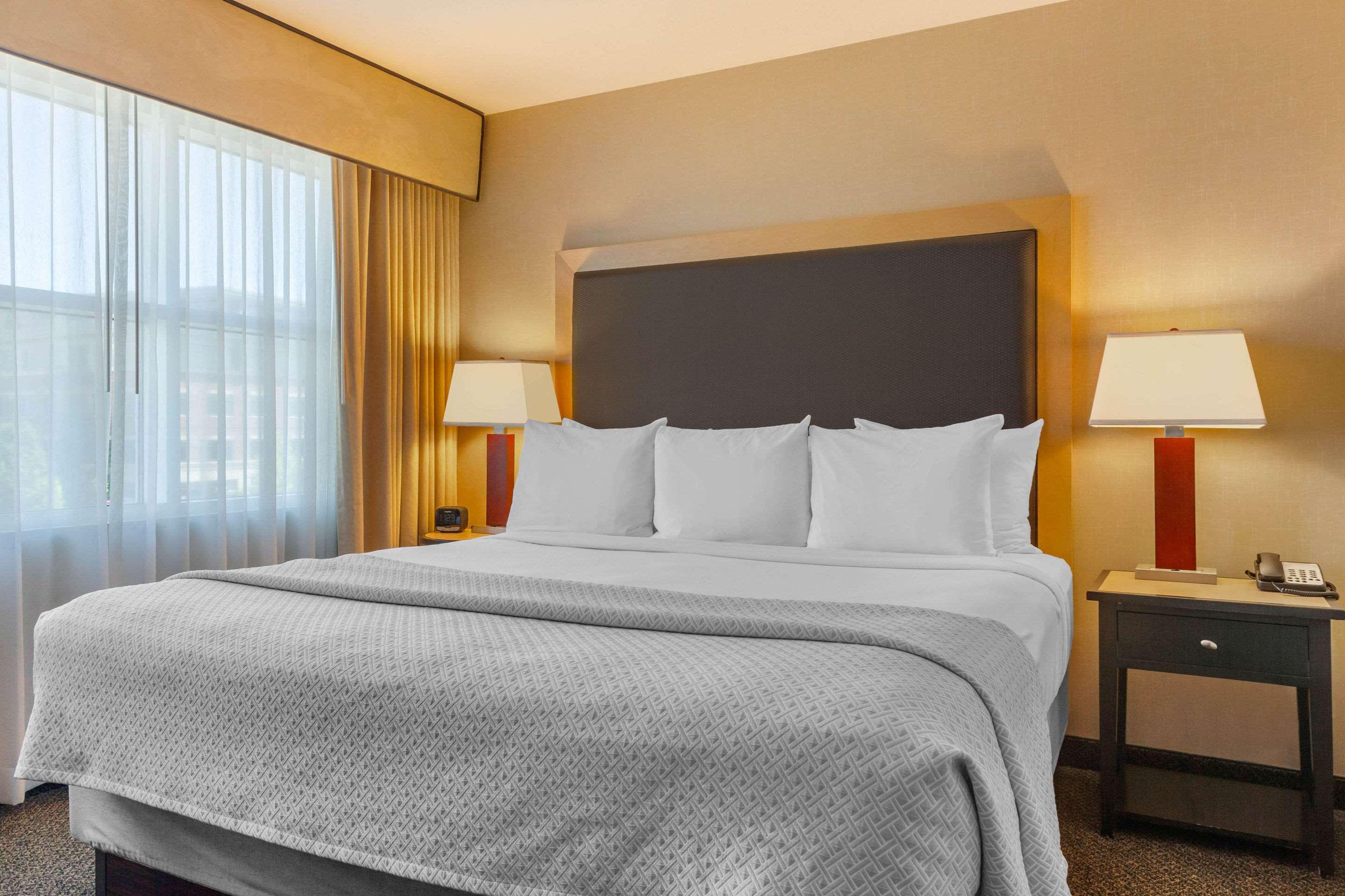 Cambria Suites Fort Collins — photo 4