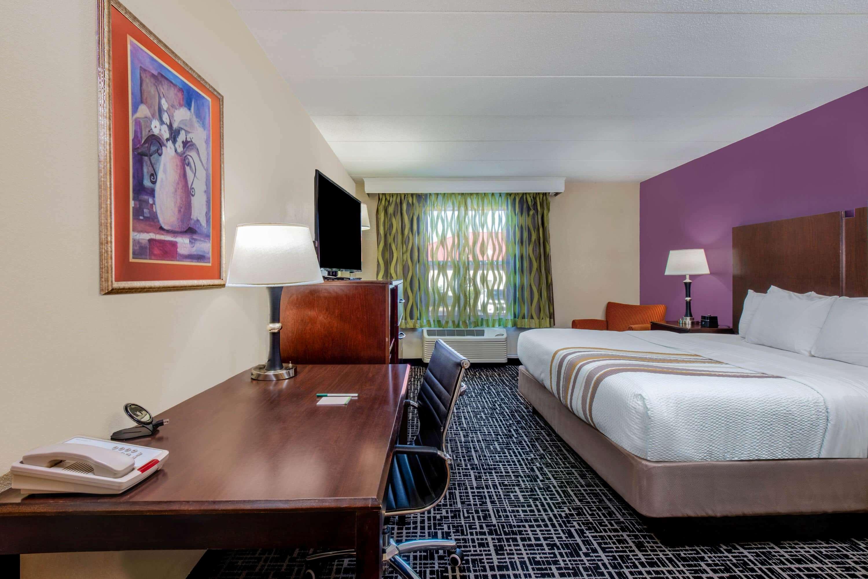 La Quinta Inn & Suites — photo 5