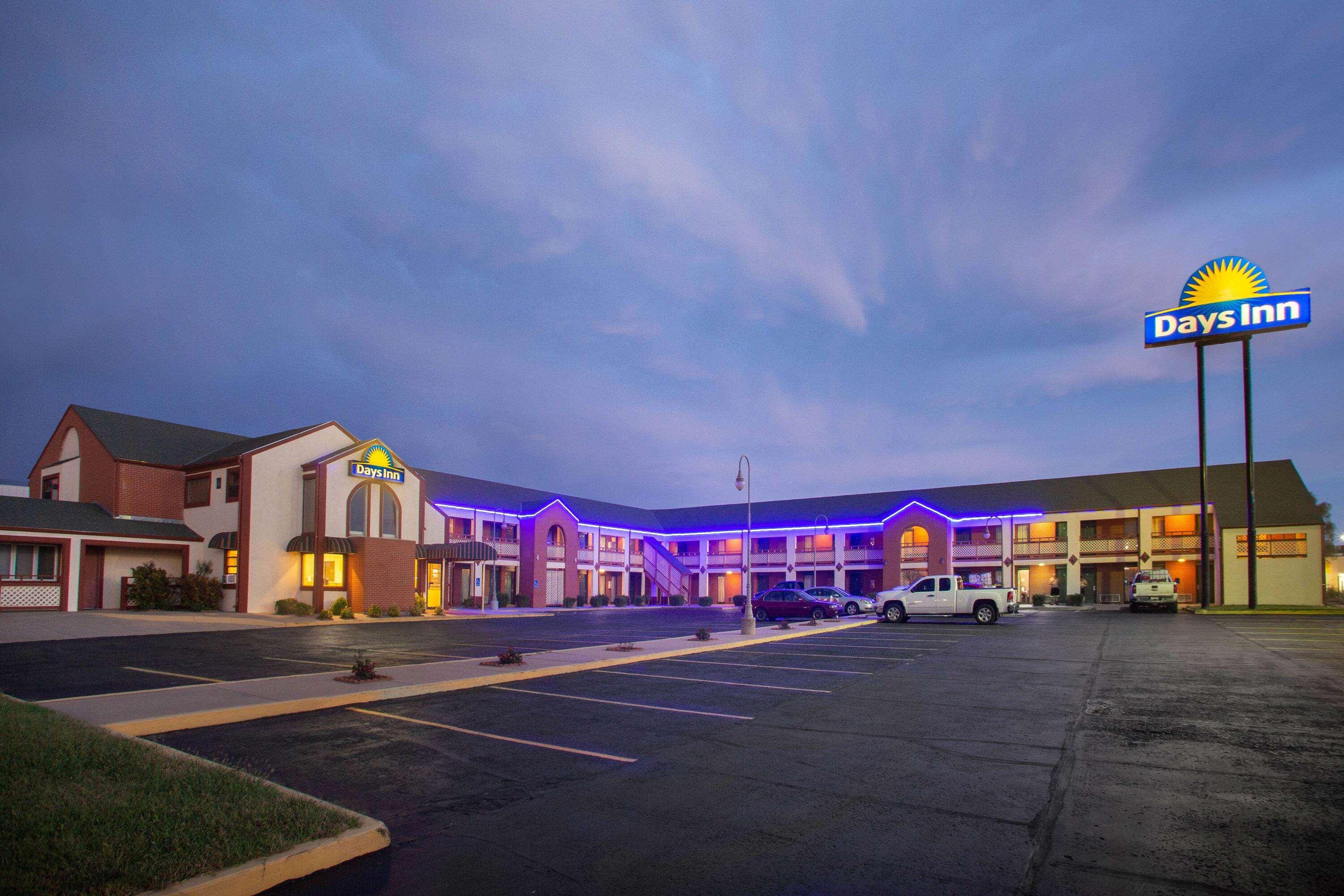 Days Inn by Wyndham Wichita West Near Airport — photo 3