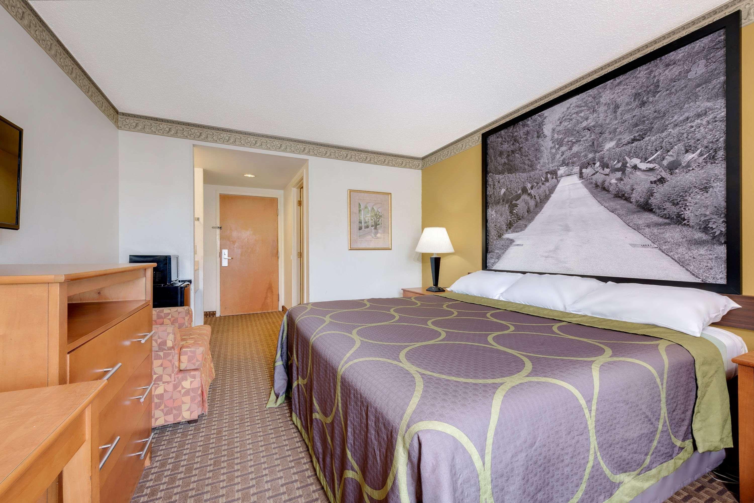 Super 8 by Wyndham Allentown — photo 4