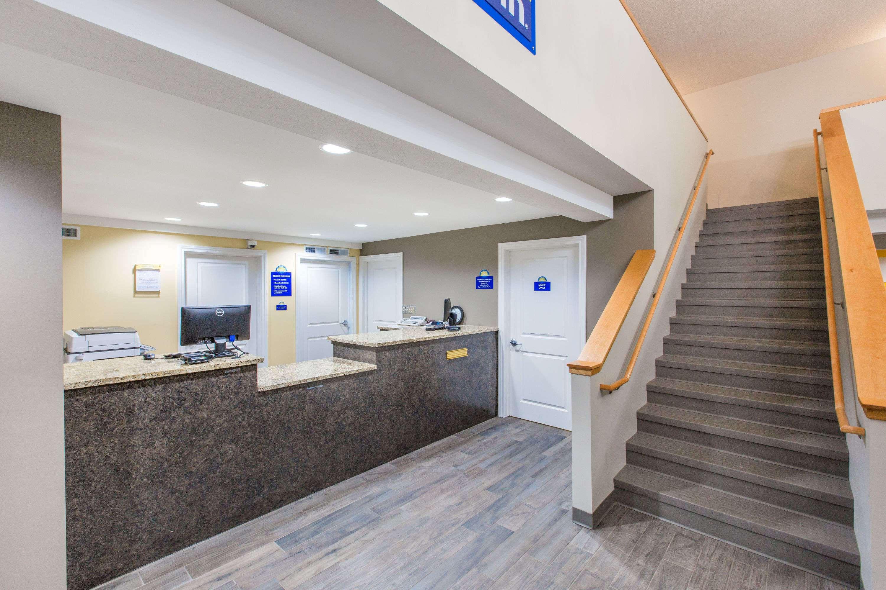 Days Inn Hays — photo 5