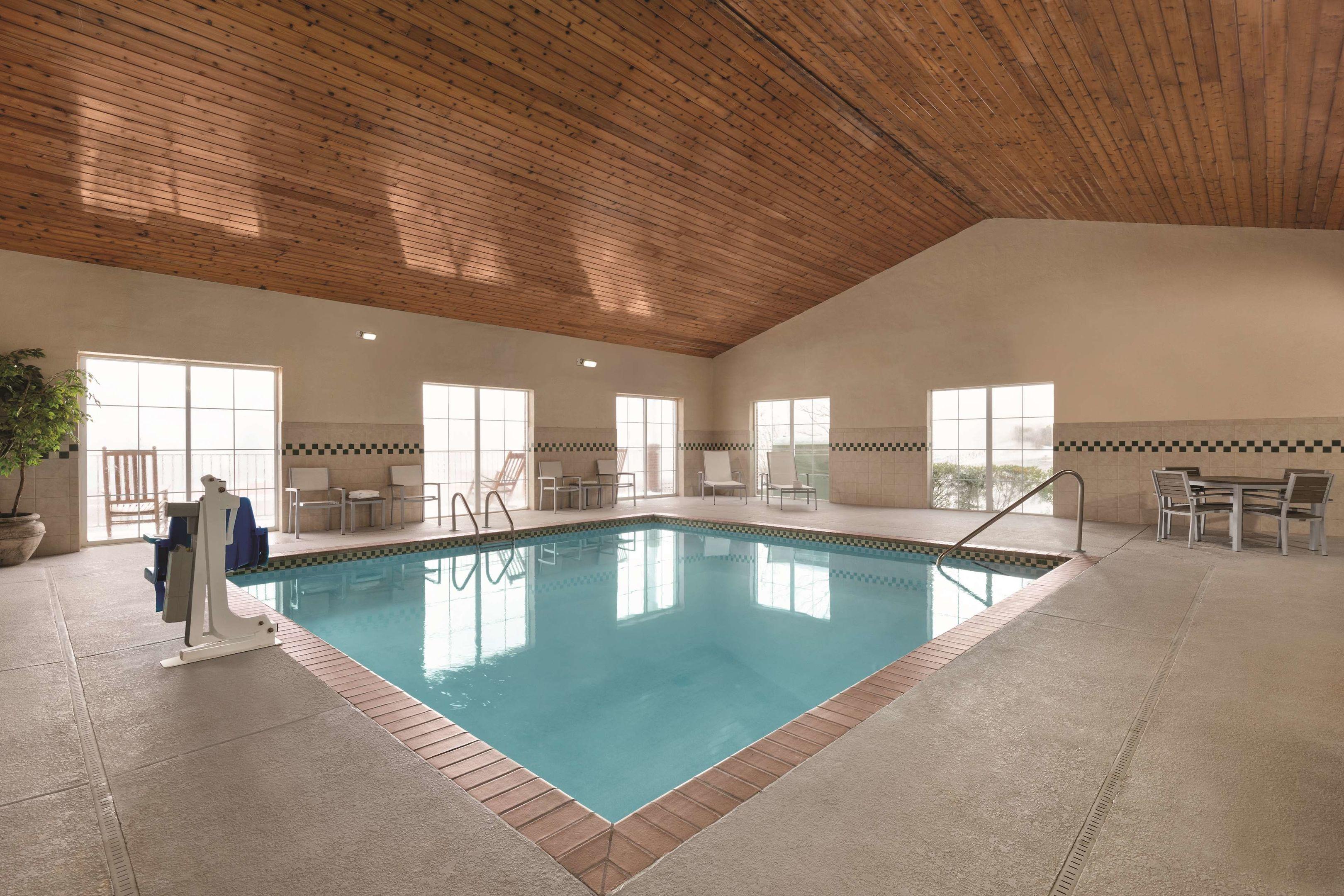 Country Inn & Suites by Radisson, Boone, NC — photo 4