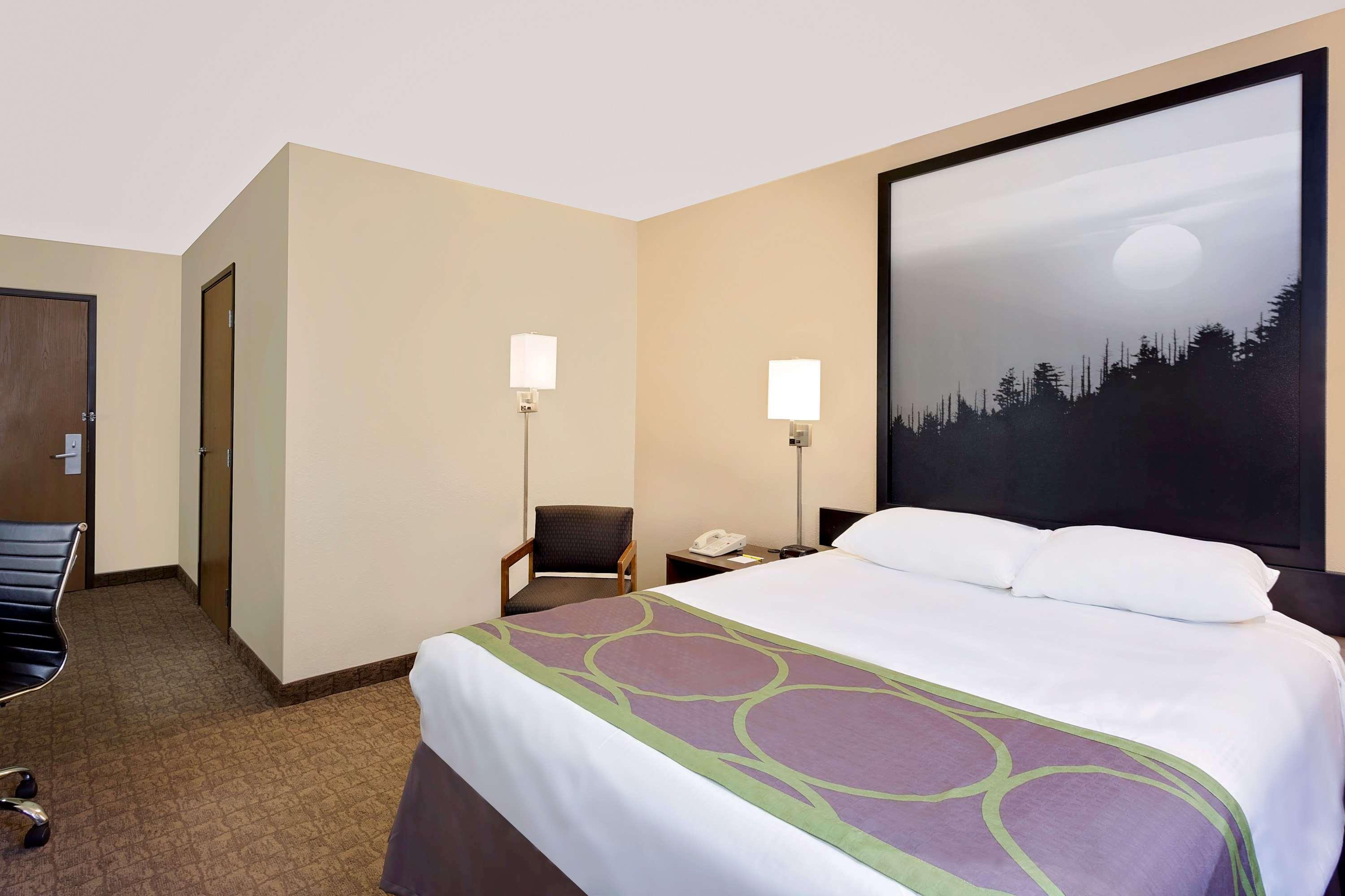 Super 8 by Wyndham Lebanon — photo 3