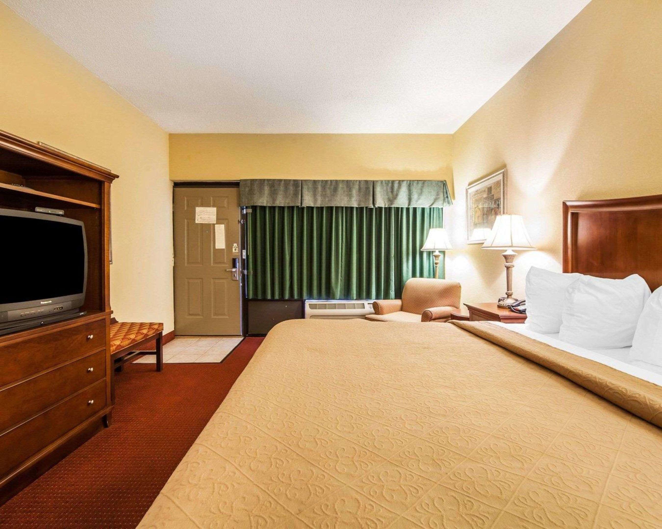 Quality Inn Kodak Sevierville — photo 4