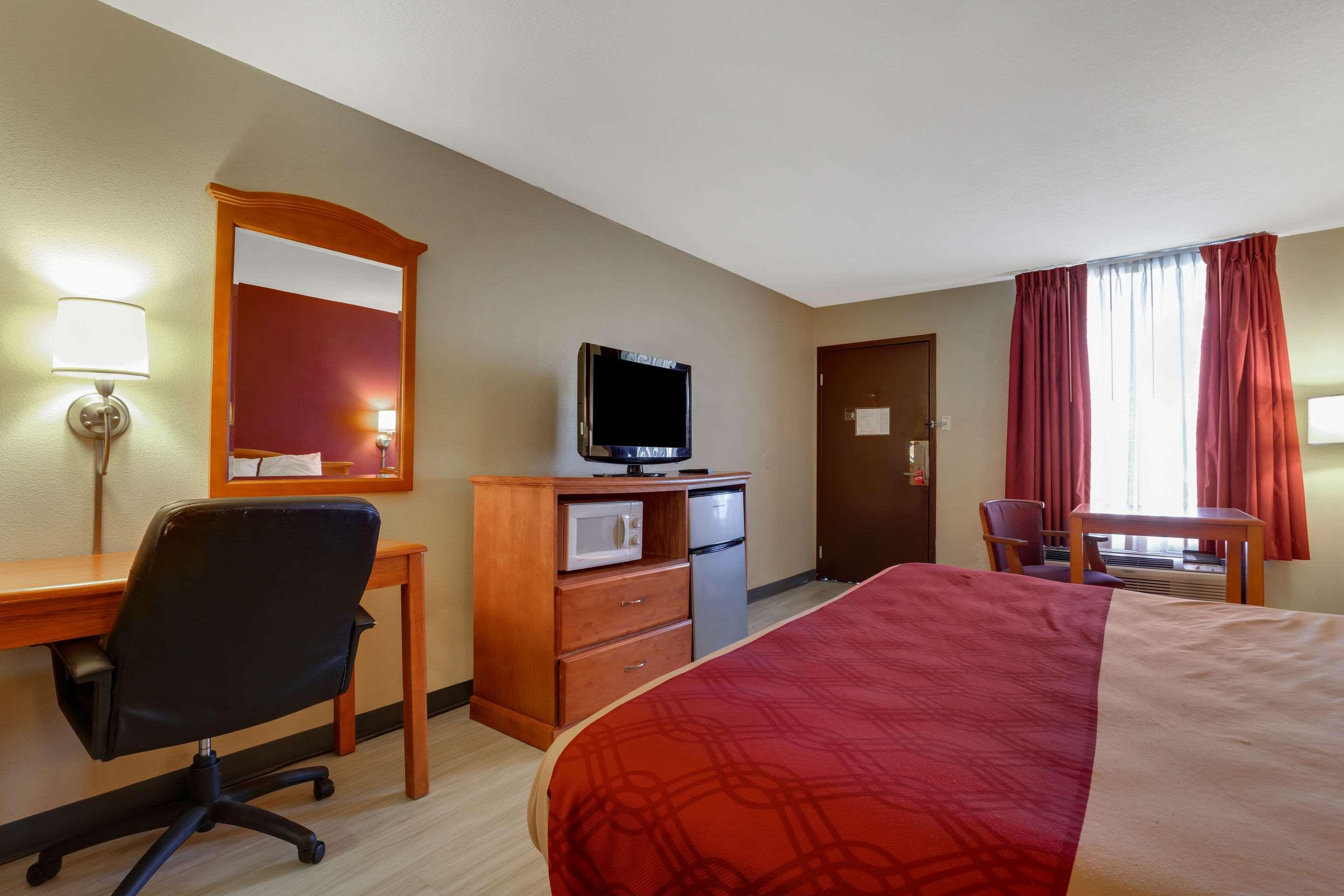 Econo Lodge — photo 4