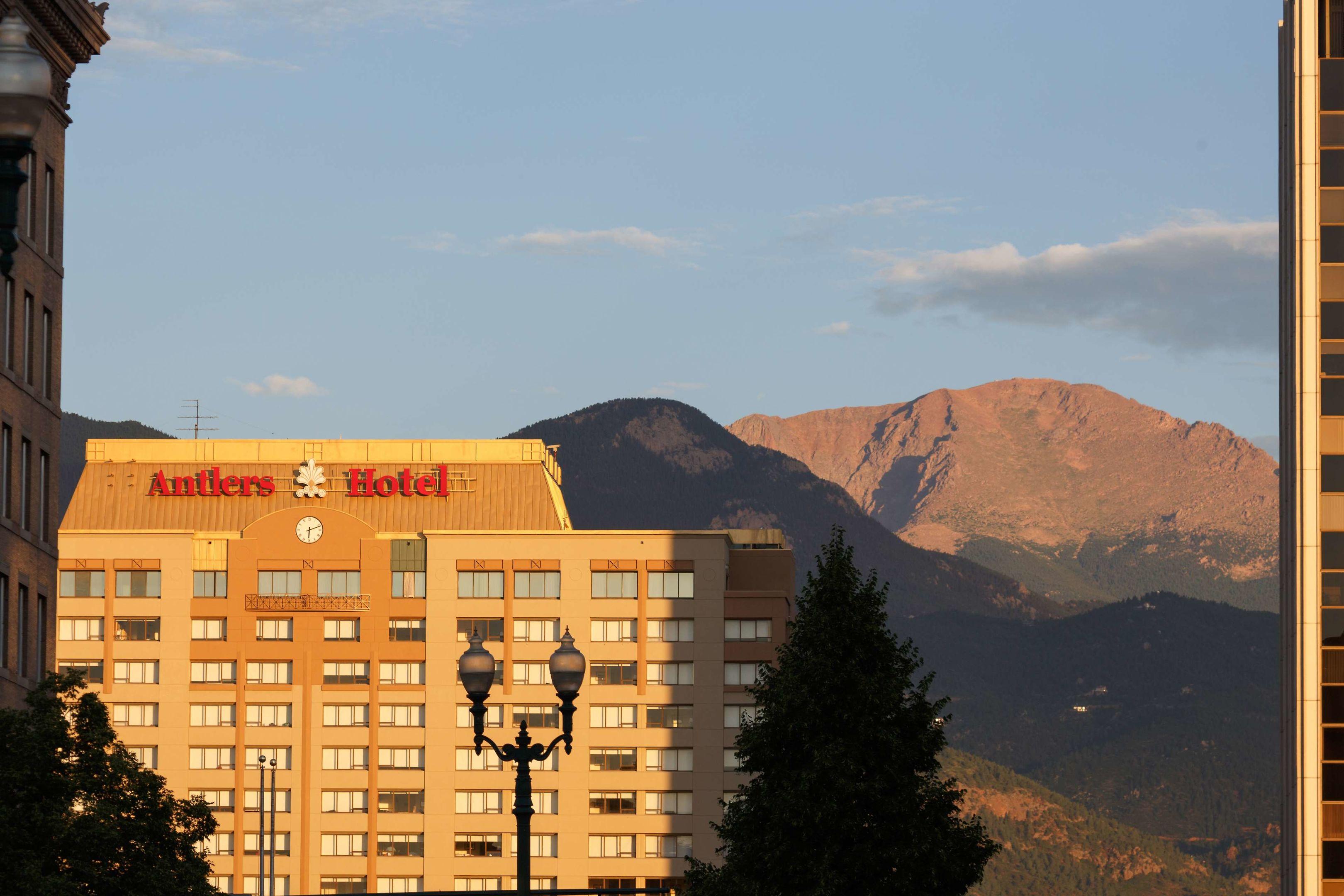 The Antlers A Wyndham Hotel — photo 3