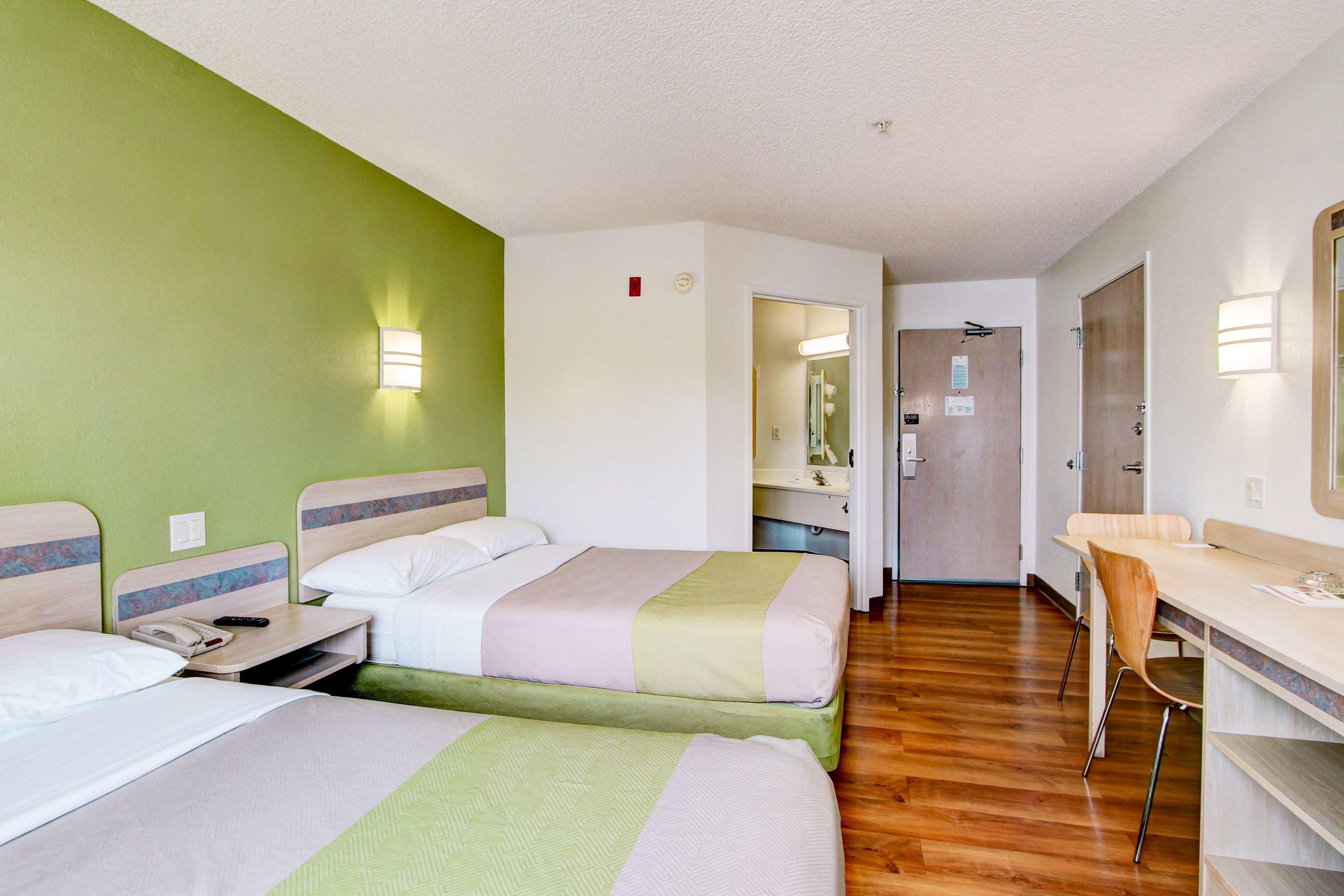 Motel 6 Denver East - Aurora — photo 4