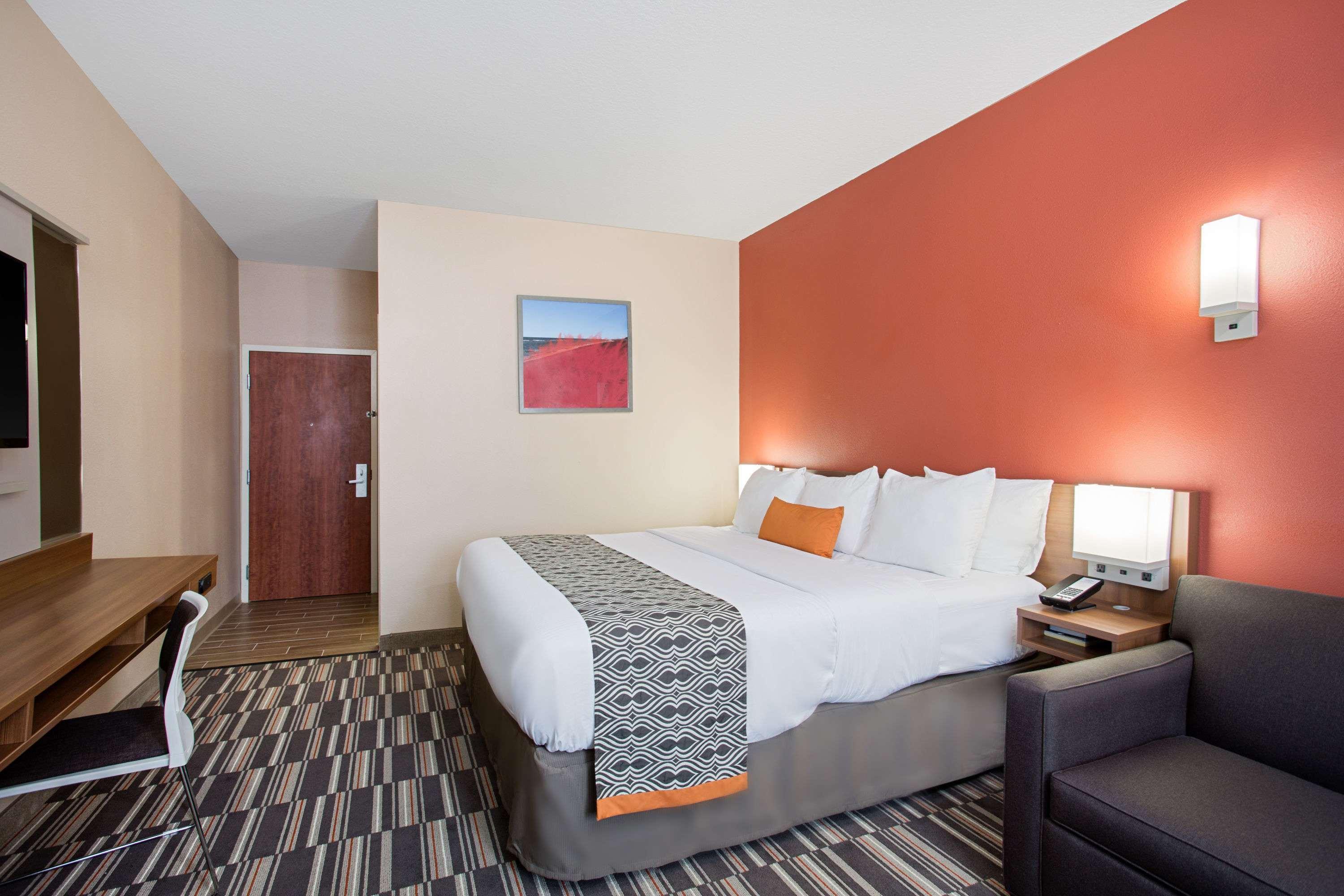 Microtel Inn & Suites by Wyndham Walterboro — photo 4