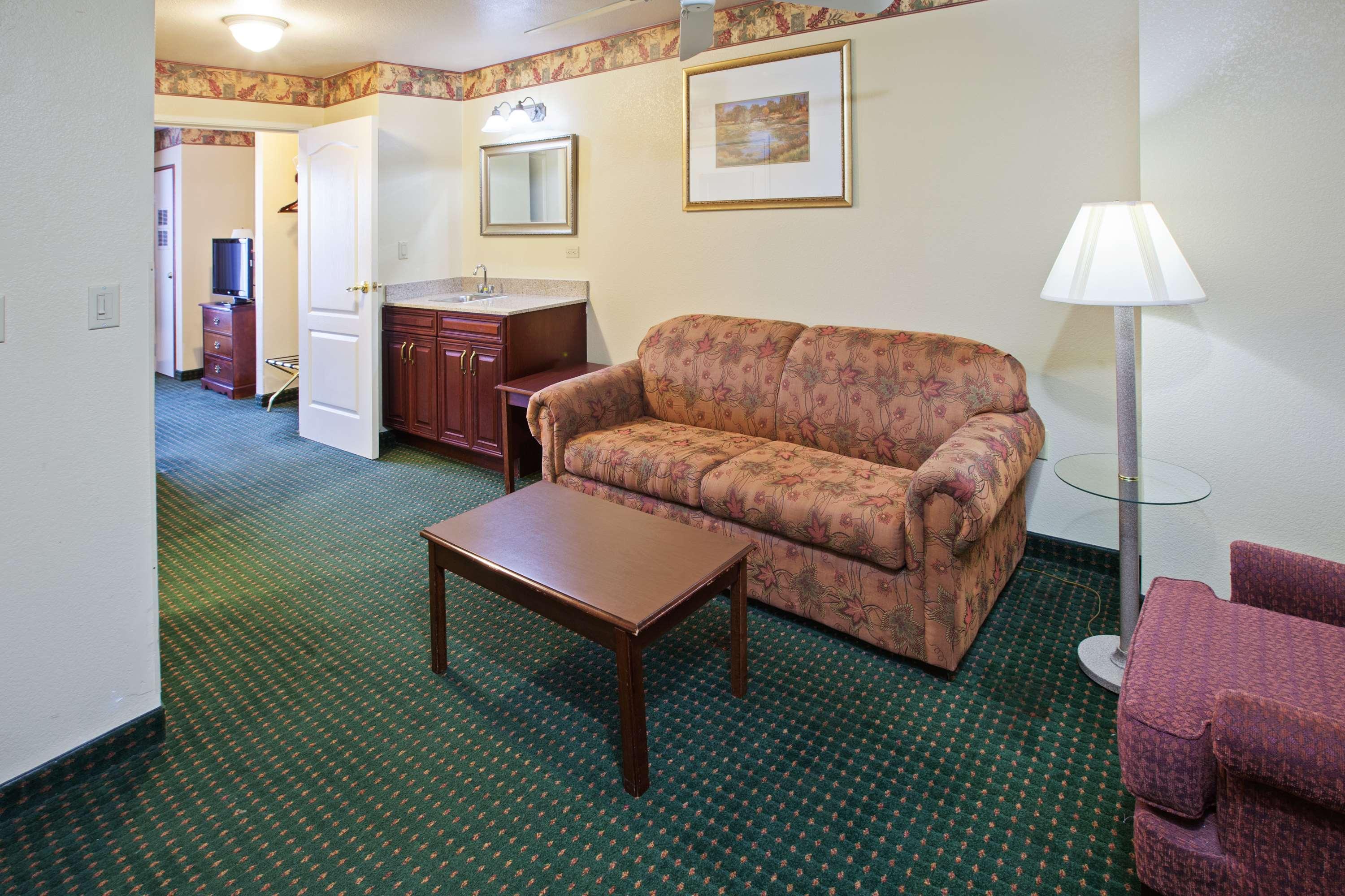 Country Inn & Suites by Radisson, Elkhart North, IN