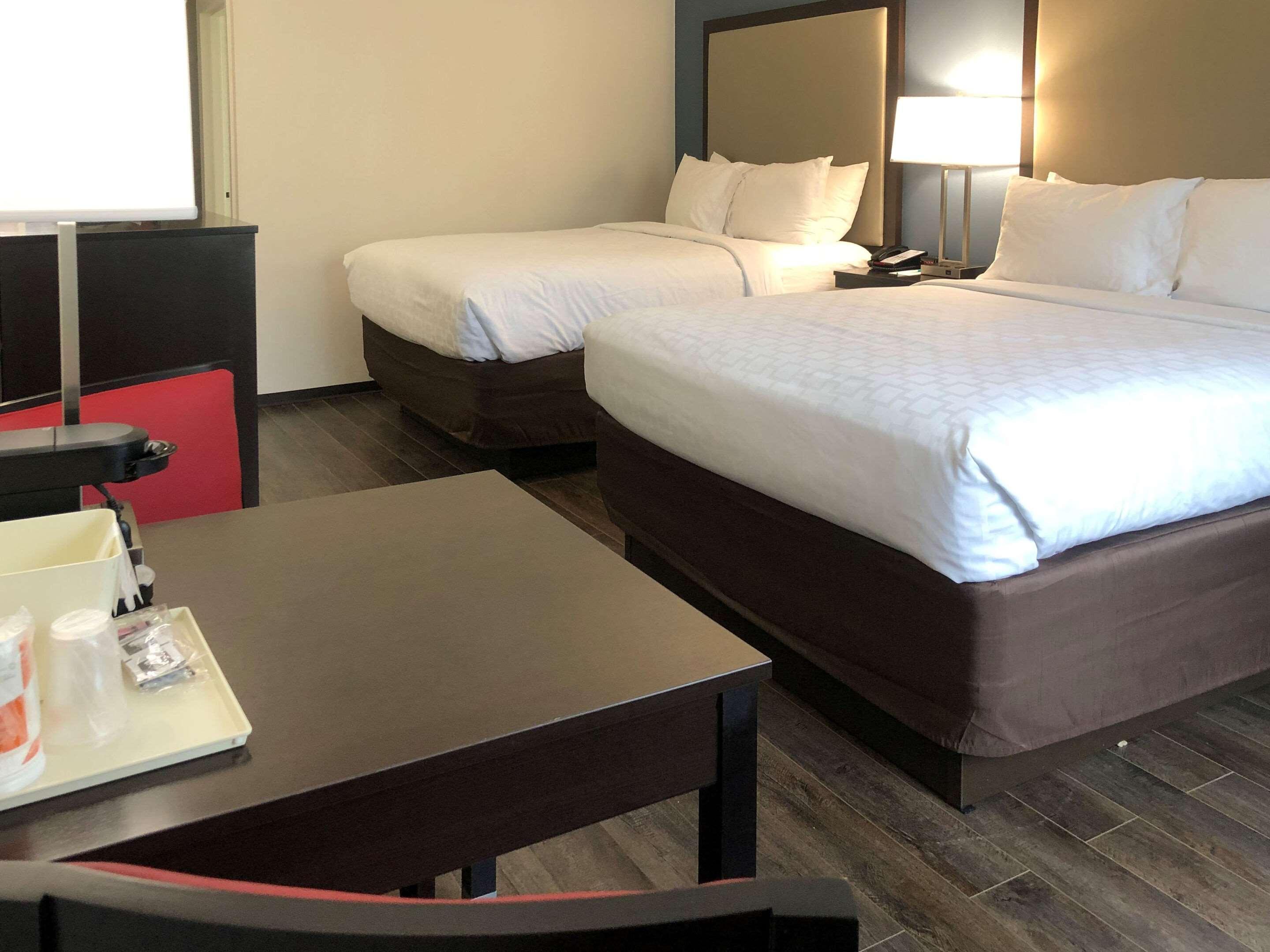 Clarion Hotel Conference Center — photo 4