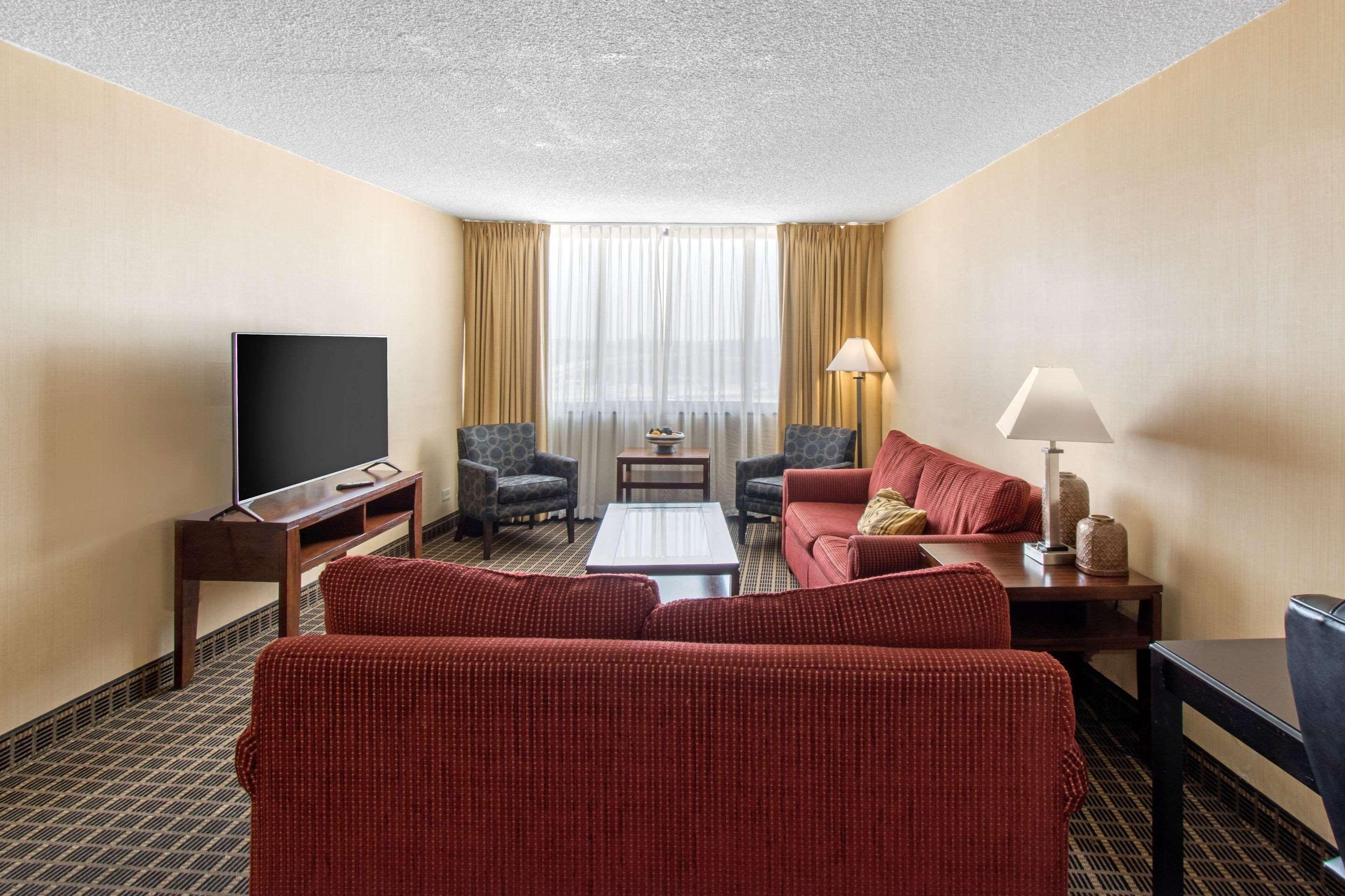 Clarion Hotel Denver Central — photo 4