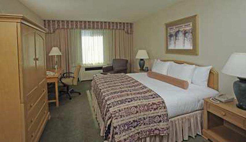 Double Tree by Hilton Newark Penn Station — photo 3
