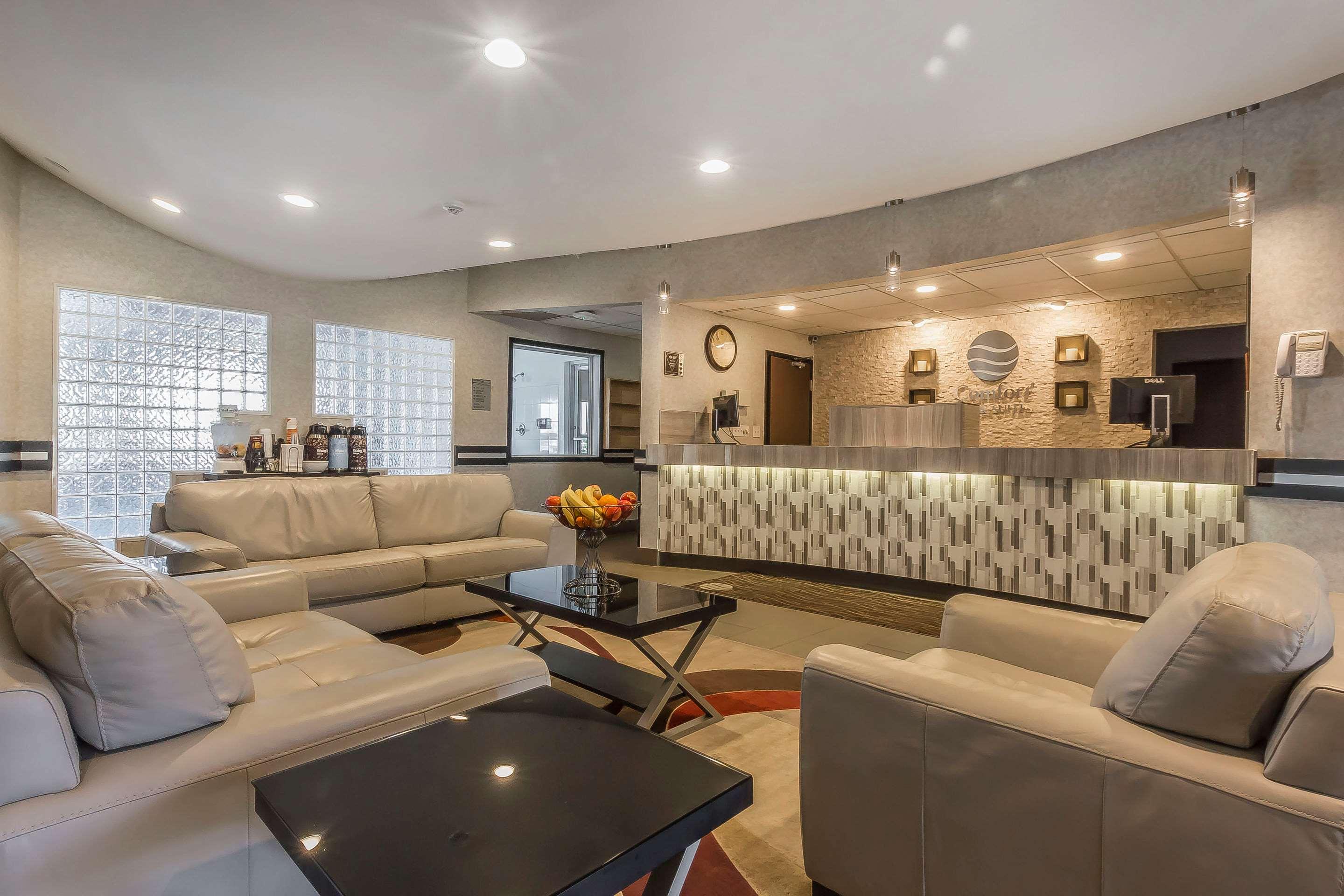 Comfort Inn & Suites — photo 5