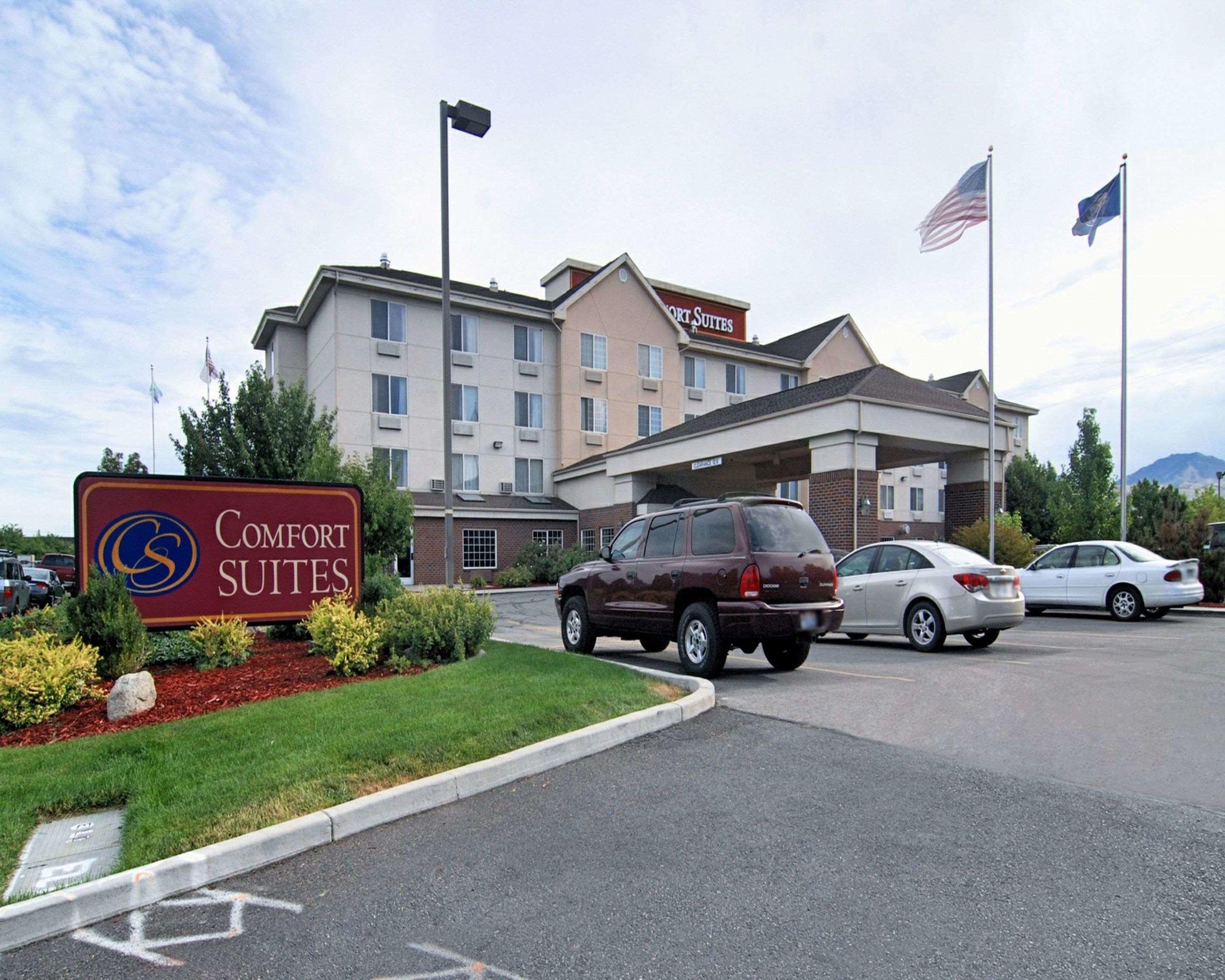 Comfort Suites Airport — photo 4