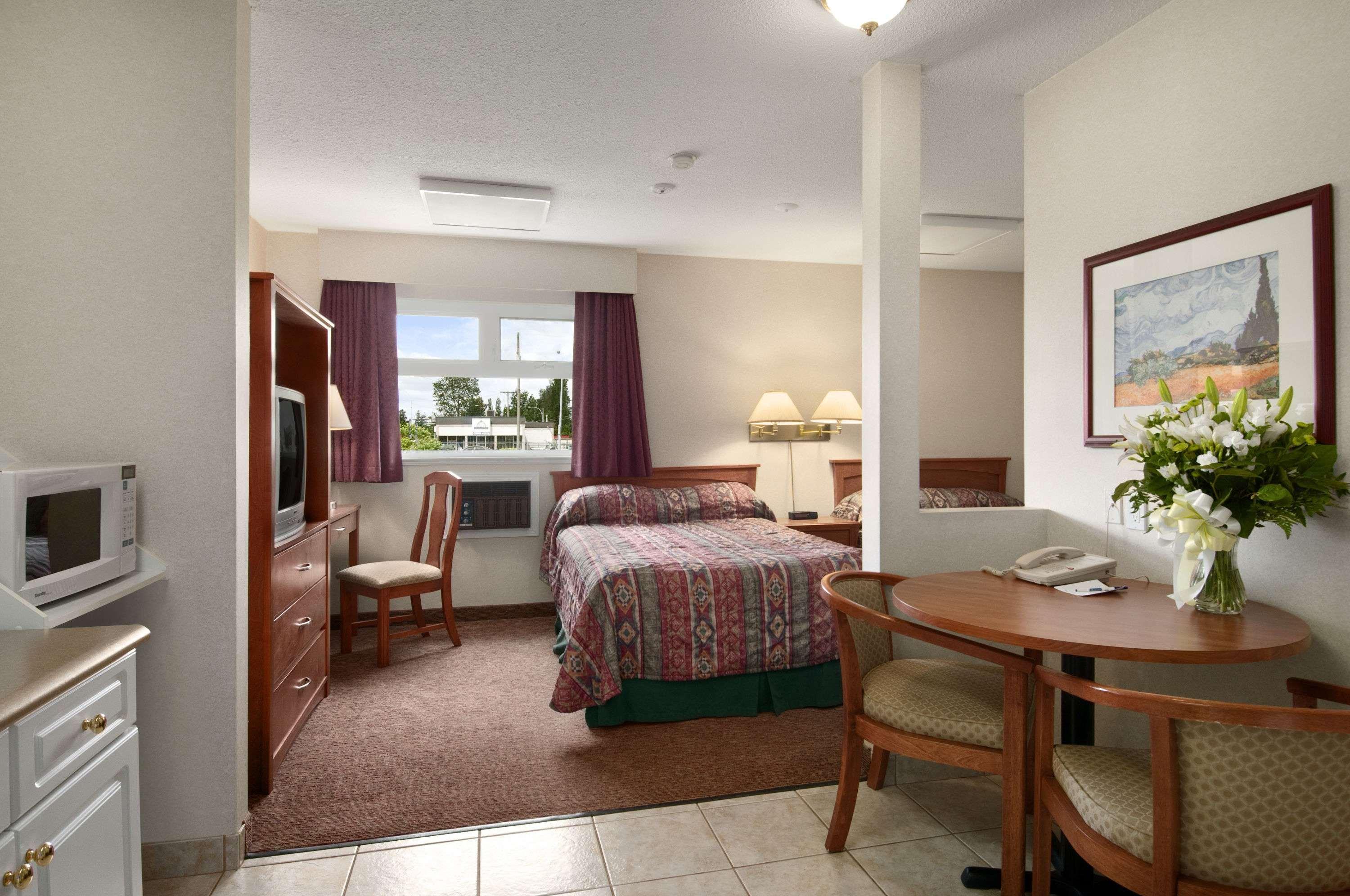 Travelodge Langley City — photo 5