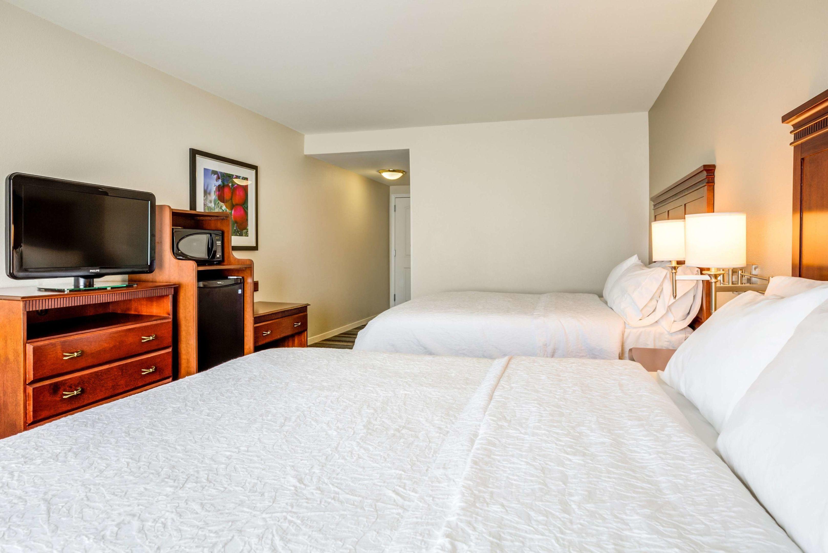 Hampton Inn & Suites — photo 4
