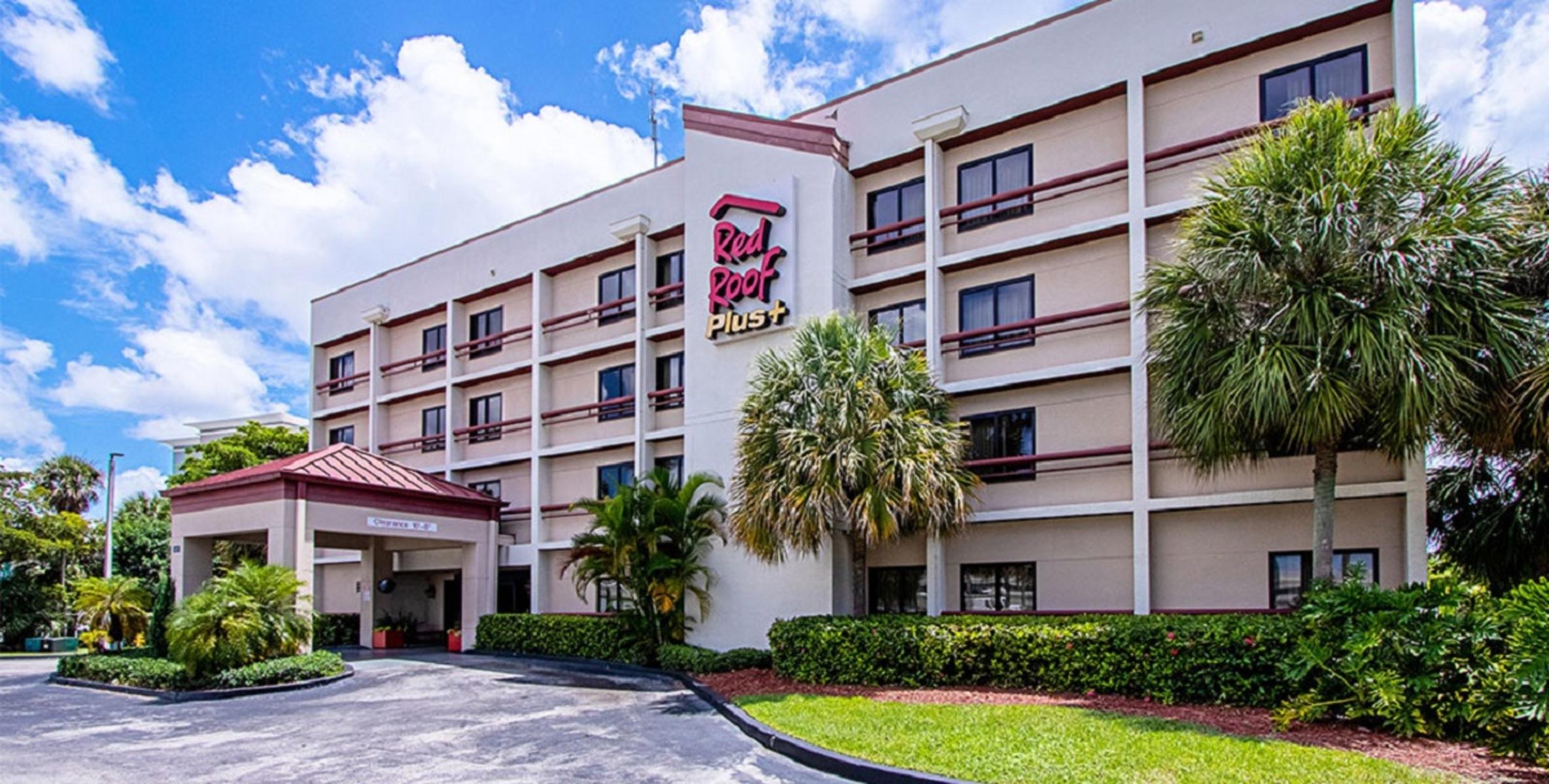 Red Roof PLUS+ Miami Airport — photo 3