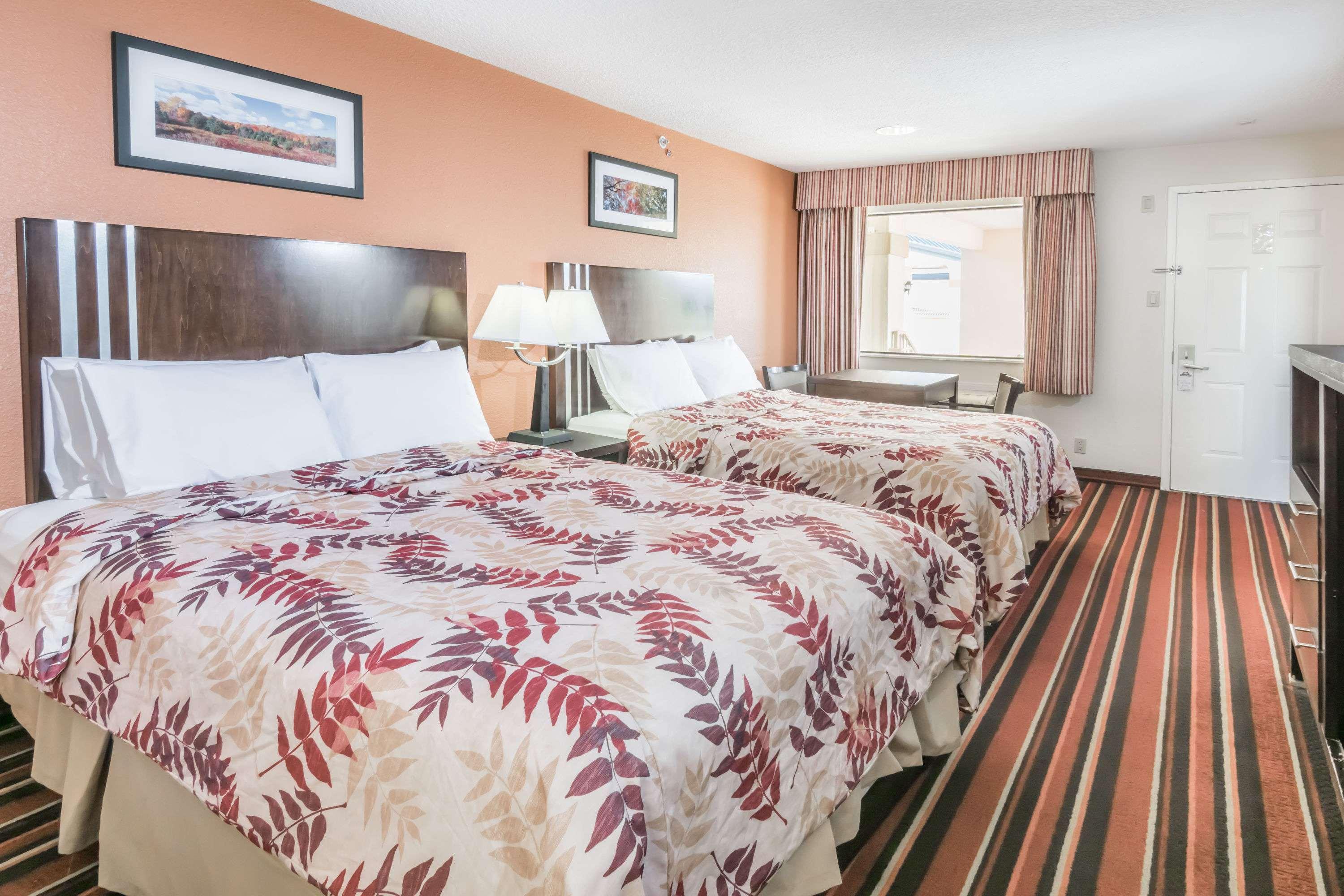 Days Inn and Suites Winnie — photo 5
