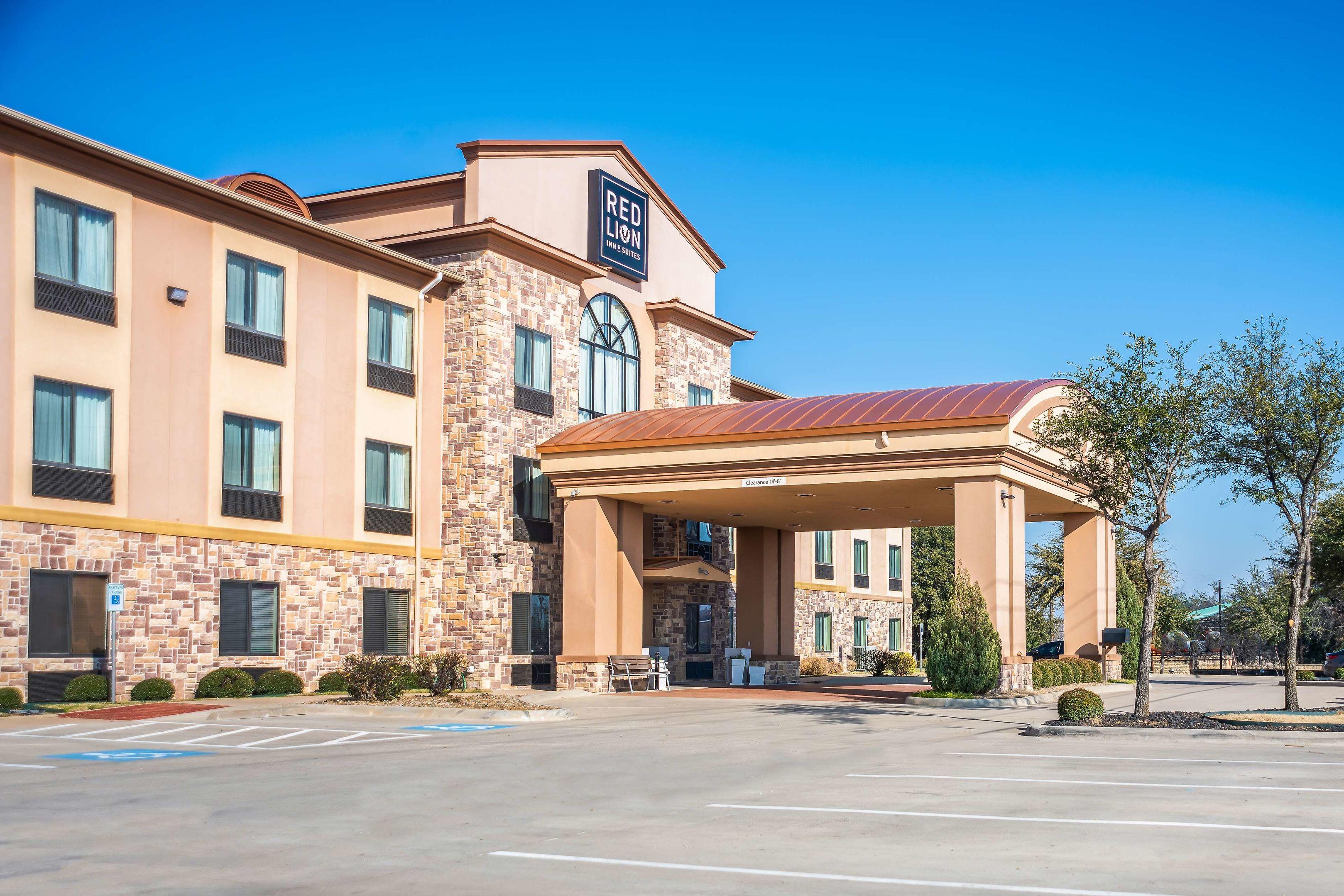 Red Lion Inn & Suites Mineral Wells — photo 5