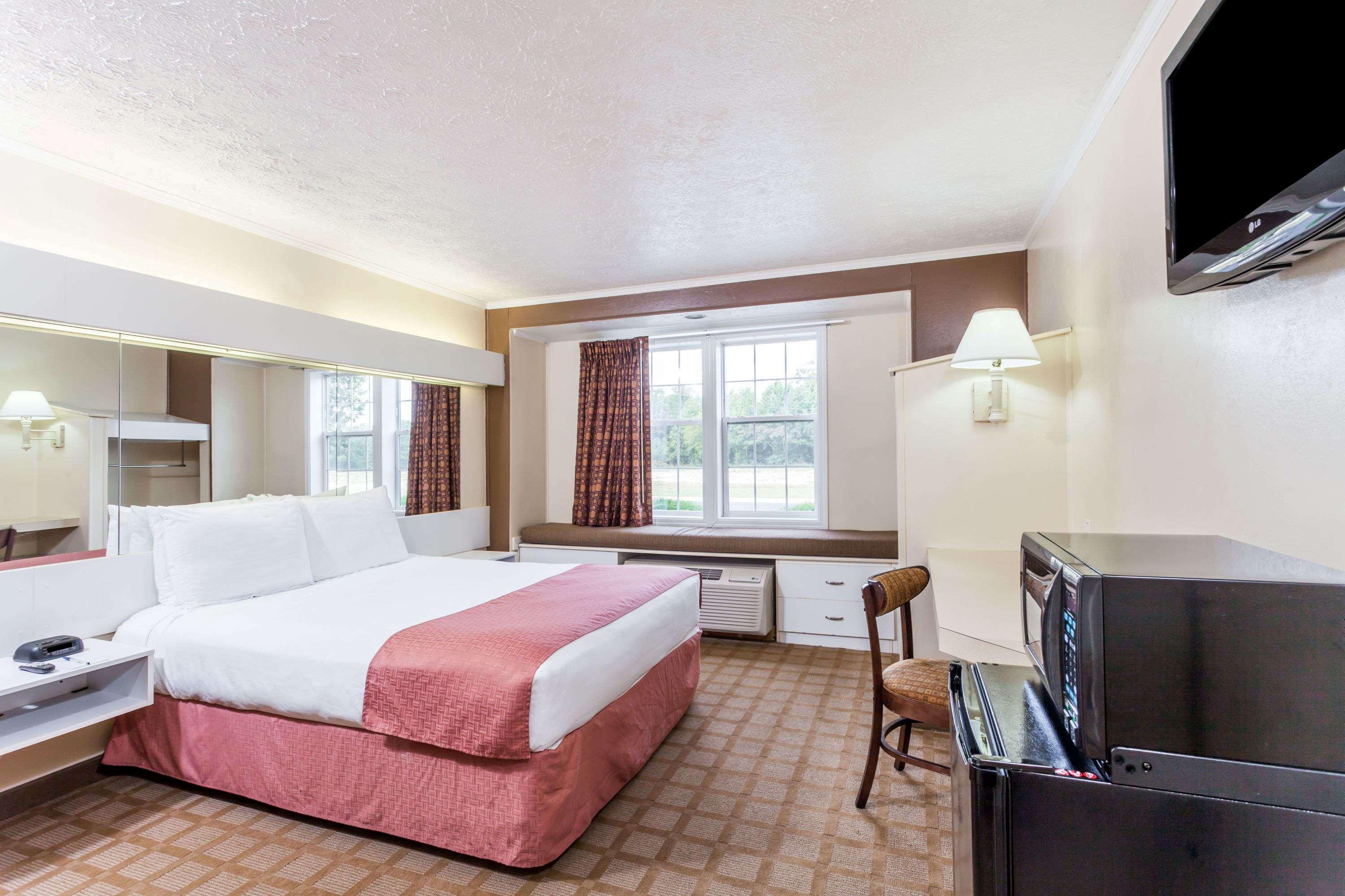 Microtel Inn & Suites by Wyndham Wilson — photo 3