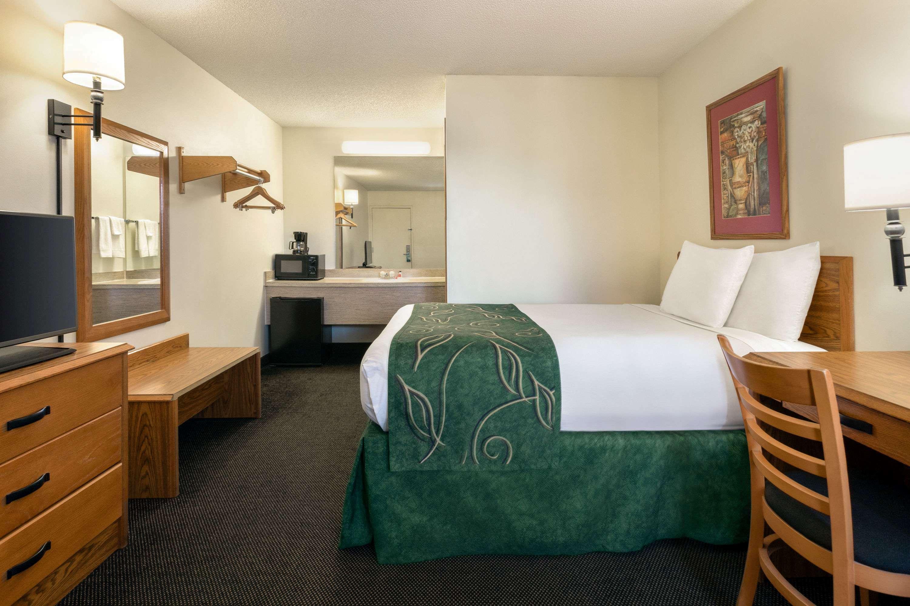 Travelodge by Wyndham Wellington KS — photo 5