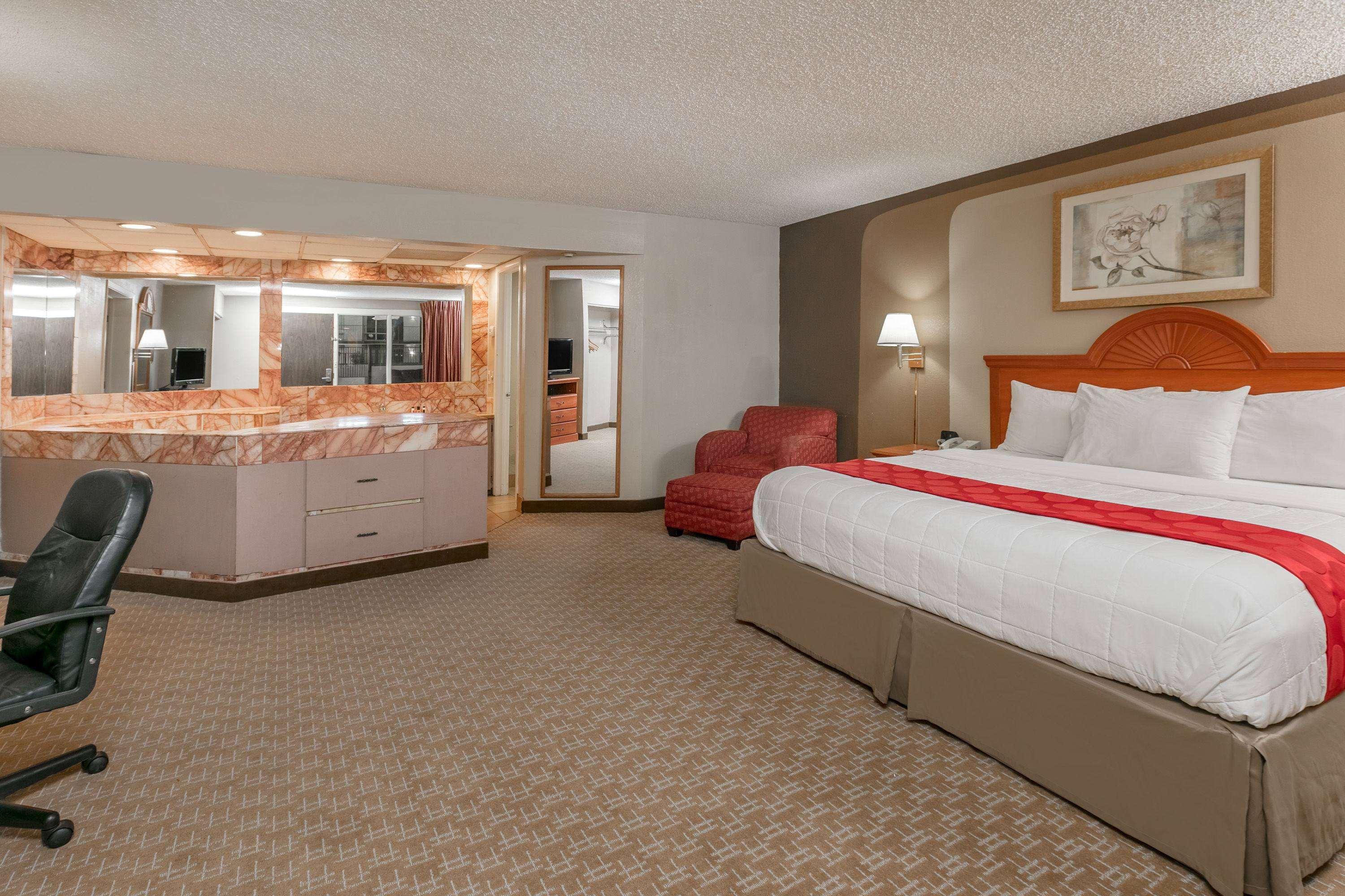 Ramada by Wyndham Odessa Near University of Texas Permian — photo 4