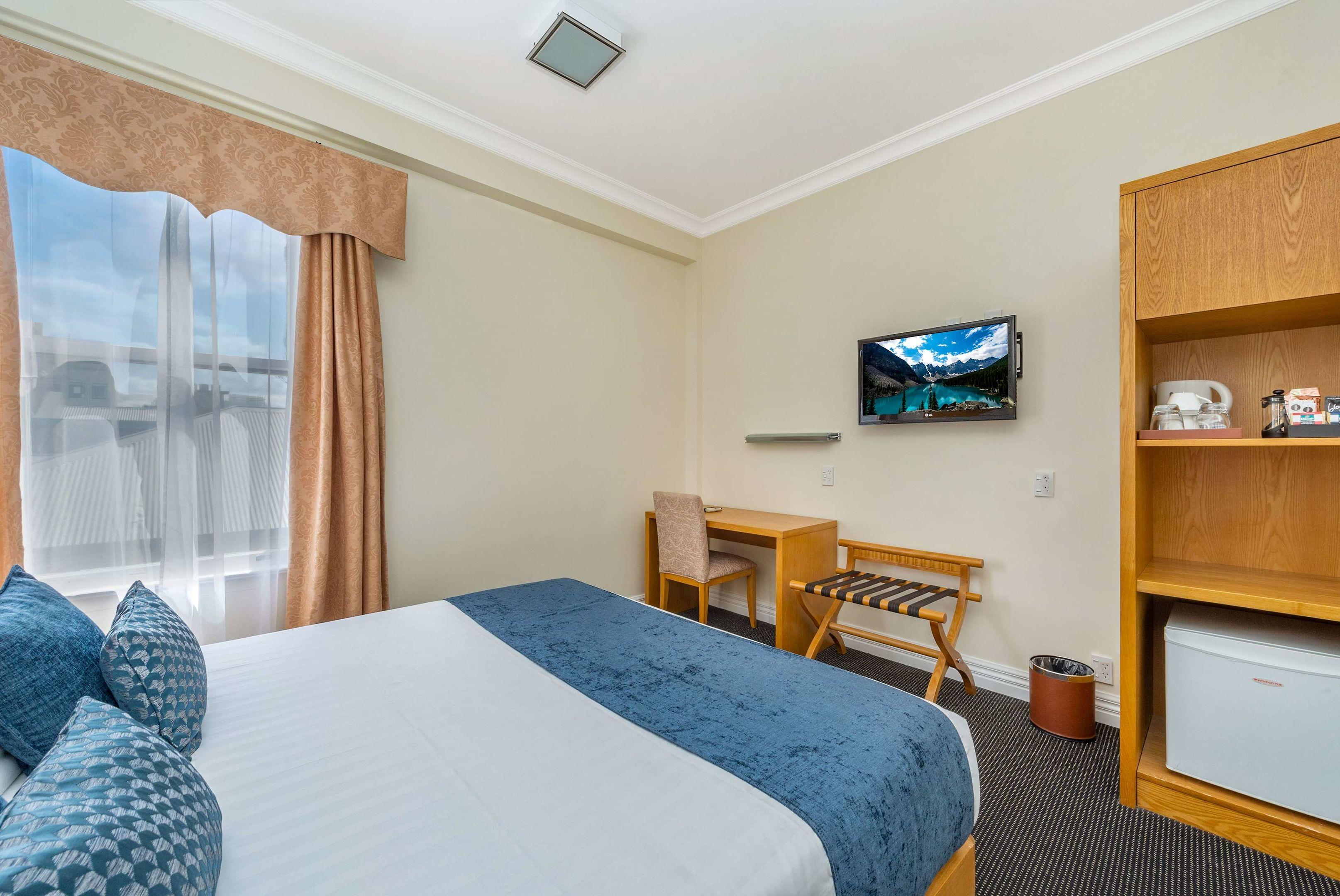 Days Hotel & Suites By Wyndham Hamilton — photo 5