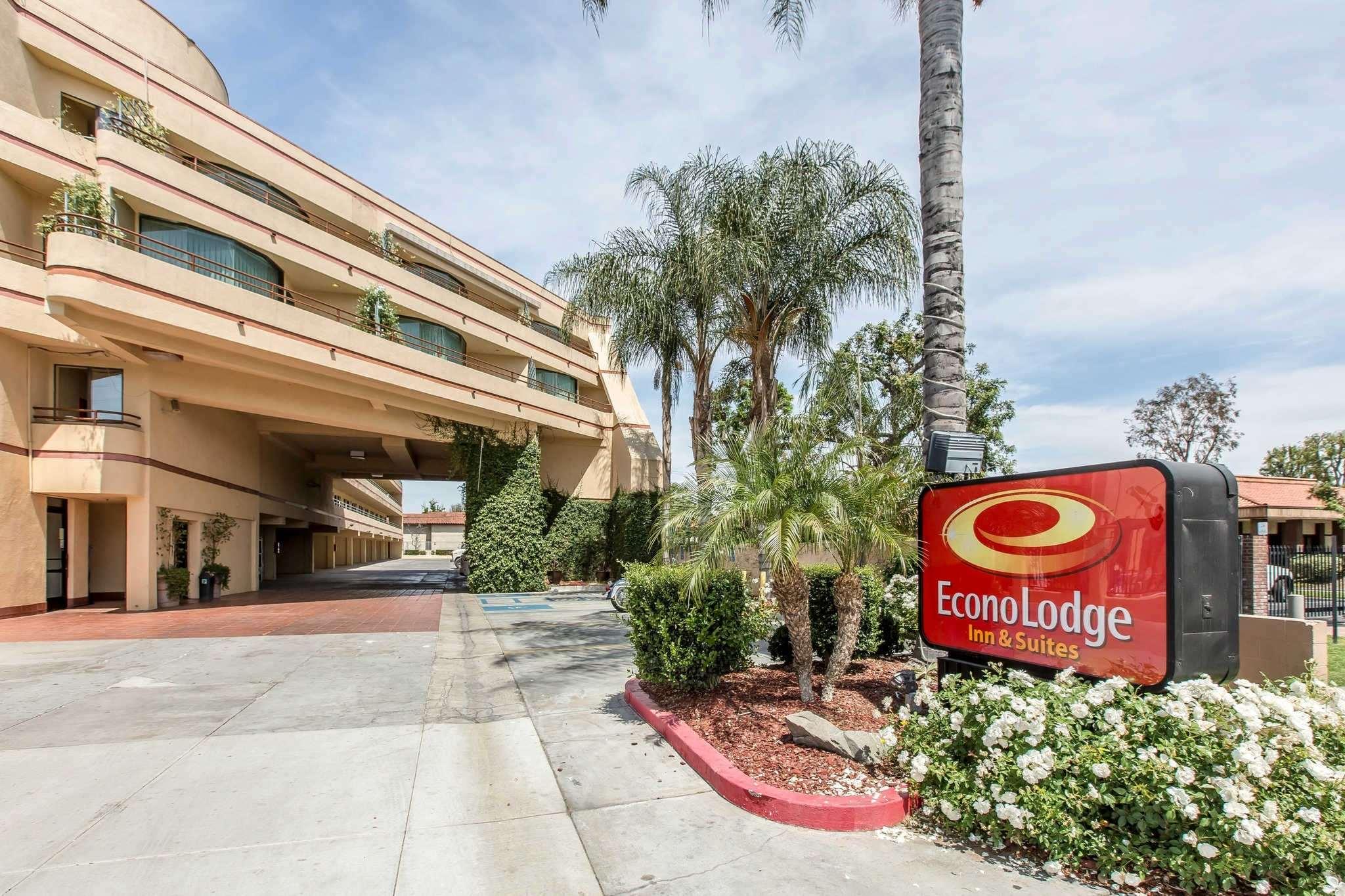 Econo Lodge Inn & Suites — photo 3