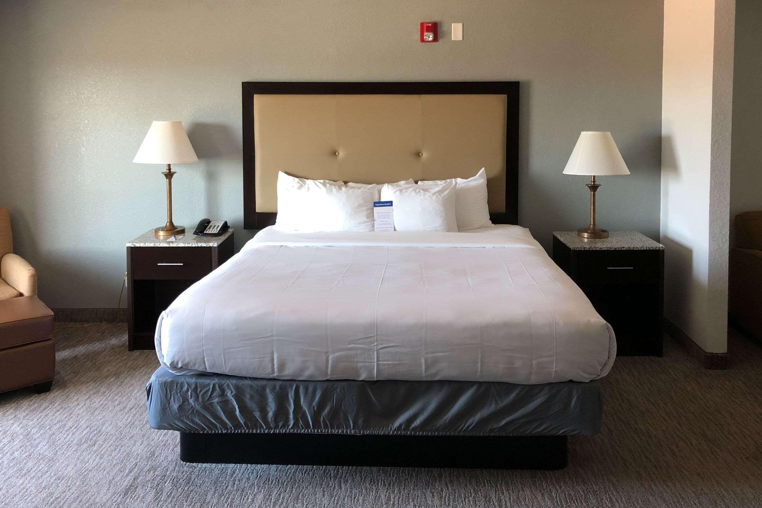 Comfort Inn & Suites — photo 5