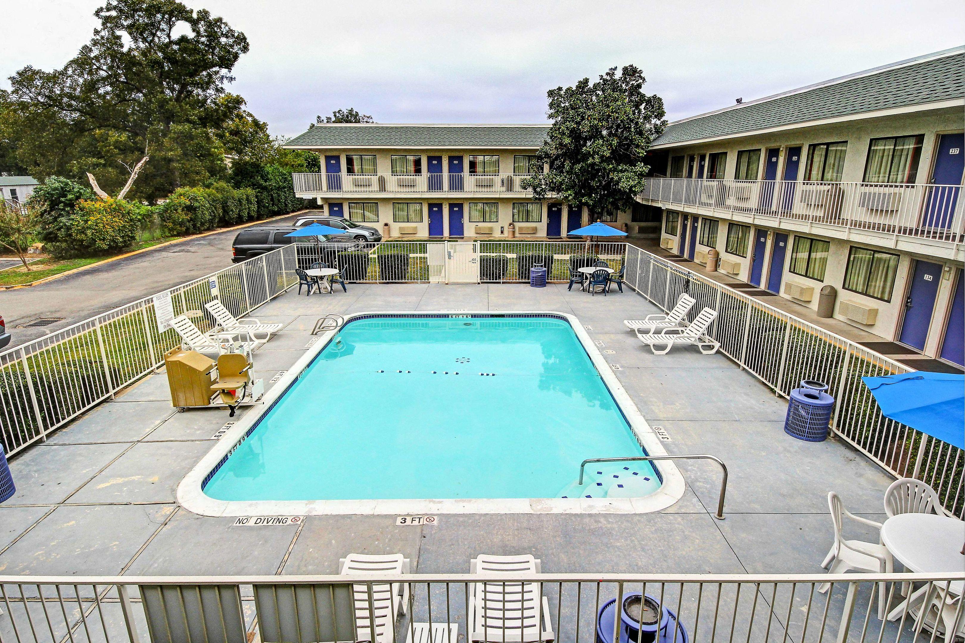 Motel 6 San Marcos — photo 4