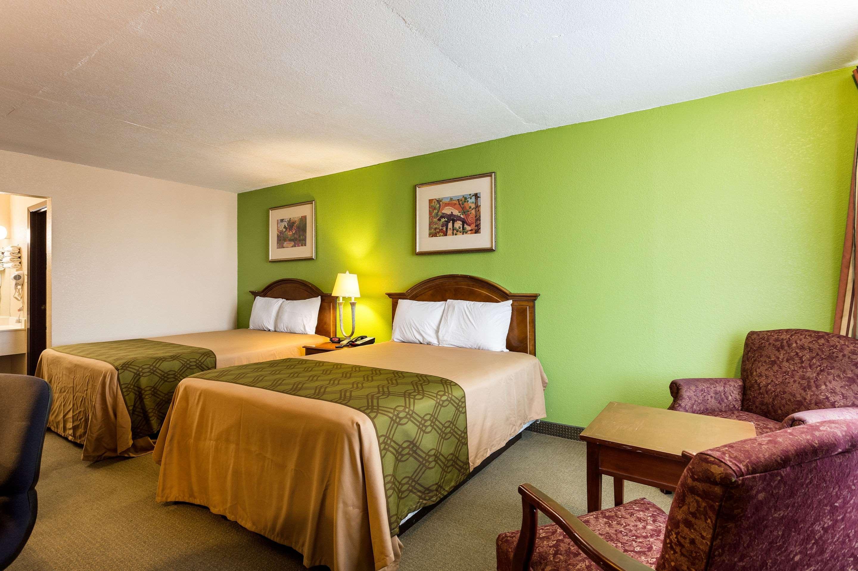 Rodeway Inn — photo 5