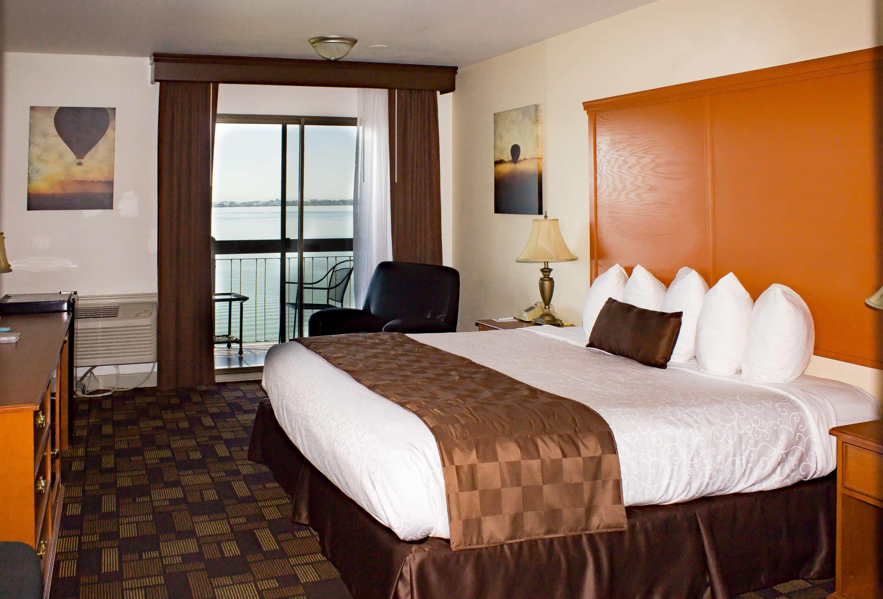 Best Western Plus Lake Front Hotel — photo 5