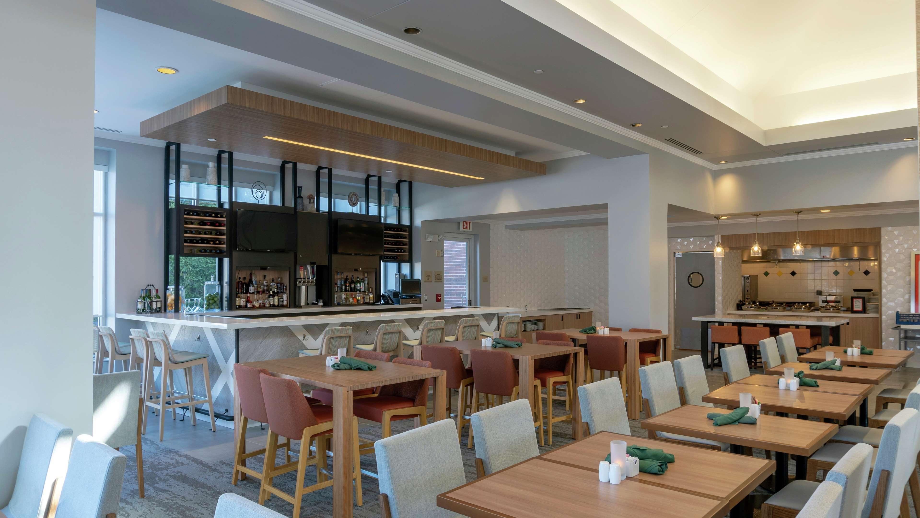 Hilton Garden Inn Plymouth — photo 3